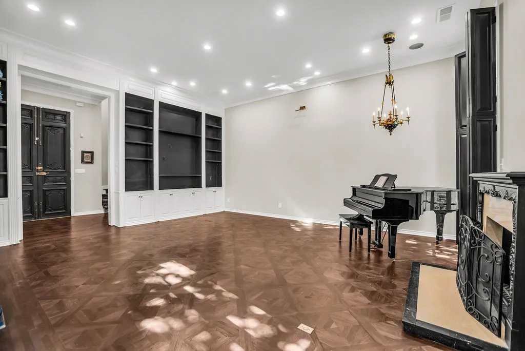 Single Family Residence For Sale in Dallas County , 3802 S Versailles Avenue, Dallas, Texas 75209, 2 Bedroom, 3 Bathroom, 2 Garage spaces, 3,314 Sqft, built in 1979, mls#21381275, Real Estate Agent in Dallas, Homes For Sale in Dallas county, Homes For Sale in Dallas, Realtor in Dallas Texas, Real Estate Brokerage Independent Realty Texas, Luminita Cordes Realtor