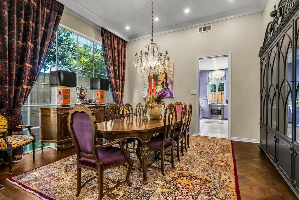 Single Family Residence For Sale in Dallas County , 3802 S Versailles Avenue, Dallas, Texas 75209, 2 Bedroom, 3 Bathroom, 2 Garage spaces, 3,314 Sqft, built in 1979, mls#21381275, Real Estate Agent in Dallas, Homes For Sale in Dallas county, Homes For Sale in Dallas, Realtor in Dallas Texas, Real Estate Brokerage Independent Realty Texas, Luminita Cordes Realtor