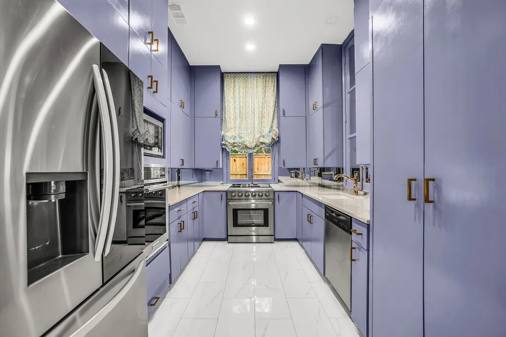 Single Family Residence For Sale in Dallas County , 3802 S Versailles Avenue, Dallas, Texas 75209, 2 Bedroom, 3 Bathroom, 2 Garage spaces, 3,314 Sqft, built in 1979, mls#21381275, Real Estate Agent in Dallas, Homes For Sale in Dallas county, Homes For Sale in Dallas, Realtor in Dallas Texas, Real Estate Brokerage Independent Realty Texas, Luminita Cordes Realtor