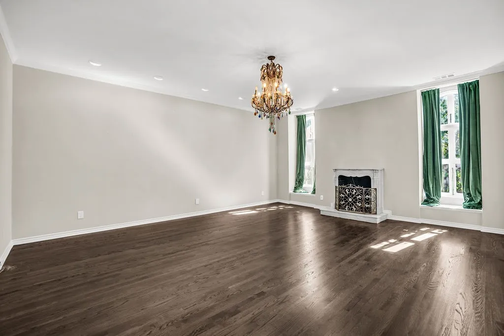 Single Family Residence For Sale in Dallas County , 3802 S Versailles Avenue, Dallas, Texas 75209, 2 Bedroom, 3 Bathroom, 2 Garage spaces, 3,314 Sqft, built in 1979, mls#21381275, Real Estate Agent in Dallas, Homes For Sale in Dallas county, Homes For Sale in Dallas, Realtor in Dallas Texas, Real Estate Brokerage Independent Realty Texas, Luminita Cordes Realtor