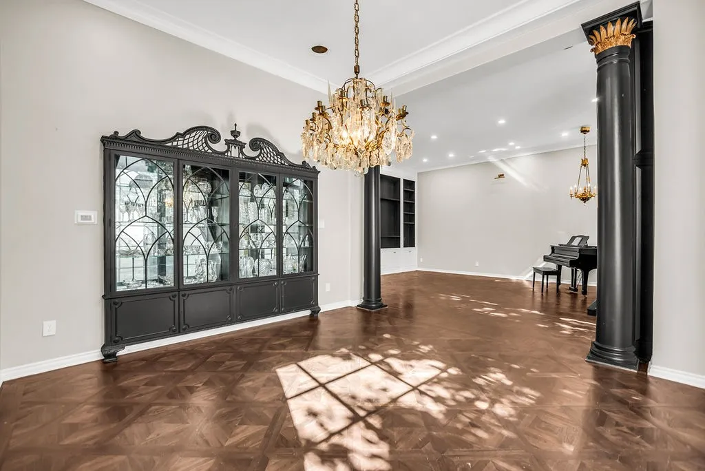 Single Family Residence For Sale in Dallas County , 3802 S Versailles Avenue, Dallas, Texas 75209, 2 Bedroom, 3 Bathroom, 2 Garage spaces, 3,314 Sqft, built in 1979, mls#21381275, Real Estate Agent in Dallas, Homes For Sale in Dallas county, Homes For Sale in Dallas, Realtor in Dallas Texas, Real Estate Brokerage Independent Realty Texas, Luminita Cordes Realtor
