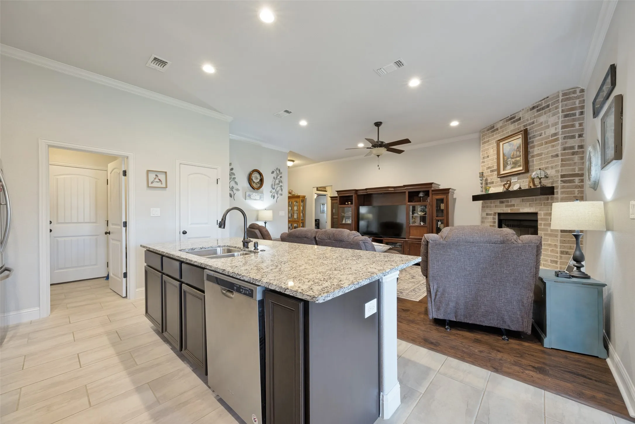 Single Family Residence For Sale in Grayson County , 3421 Hanan Street, Sherman, Texas 75092, 3 Bedroom, 2 Bathroom, 2 Garage spaces, 1,733 Sqft, built in 2018, mls#21378689, Real Estate Agent in Sherman, Homes For Sale in Grayson county, Homes For Sale in Sherman, Realtor in Sherman Texas, Real Estate Brokerage Independent Realty Texas, Luminita Cordes Realtor
