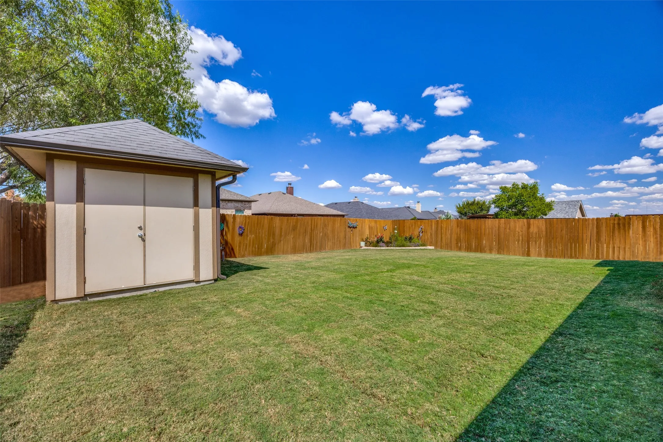 Single Family Residence For Sale in Grayson County , 3421 Hanan Street, Sherman, Texas 75092, 3 Bedroom, 2 Bathroom, 2 Garage spaces, 1,733 Sqft, built in 2018, mls#21378689, Real Estate Agent in Sherman, Homes For Sale in Grayson county, Homes For Sale in Sherman, Realtor in Sherman Texas, Real Estate Brokerage Independent Realty Texas, Luminita Cordes Realtor