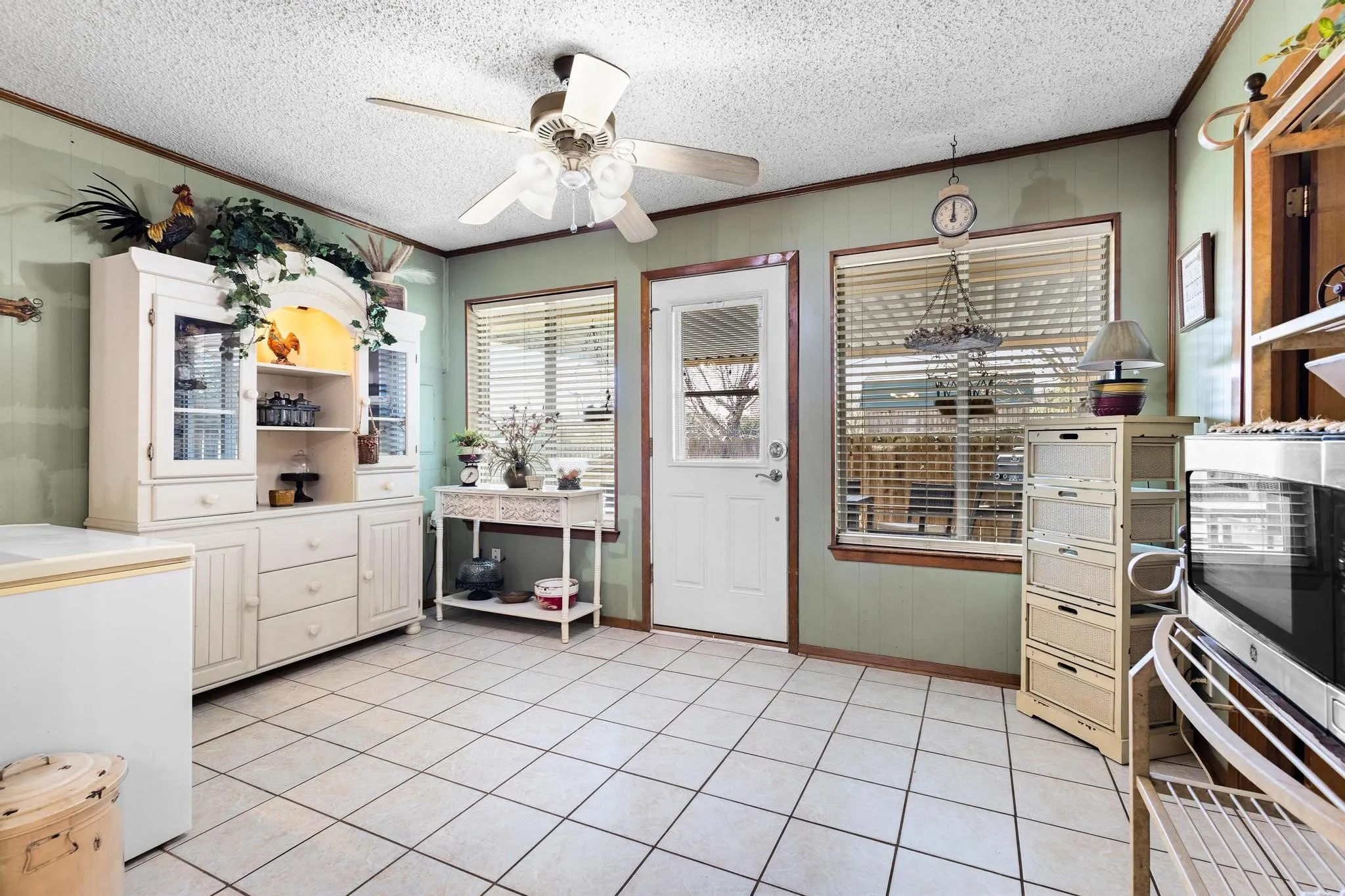 Single Family Residence For Sale in Collin County , 3802 County Road 429, Anna, Texas 75409, 3 Bedroom, 2 Bathroom, 3 Garage spaces, 2,015 Sqft, built in 1981, mls#21380310, Real Estate Agent in Anna, Homes For Sale in Collin county, Homes For Sale in Anna, Realtor in Anna Texas, Real Estate Brokerage Independent Realty Texas, Luminita Cordes Realtor