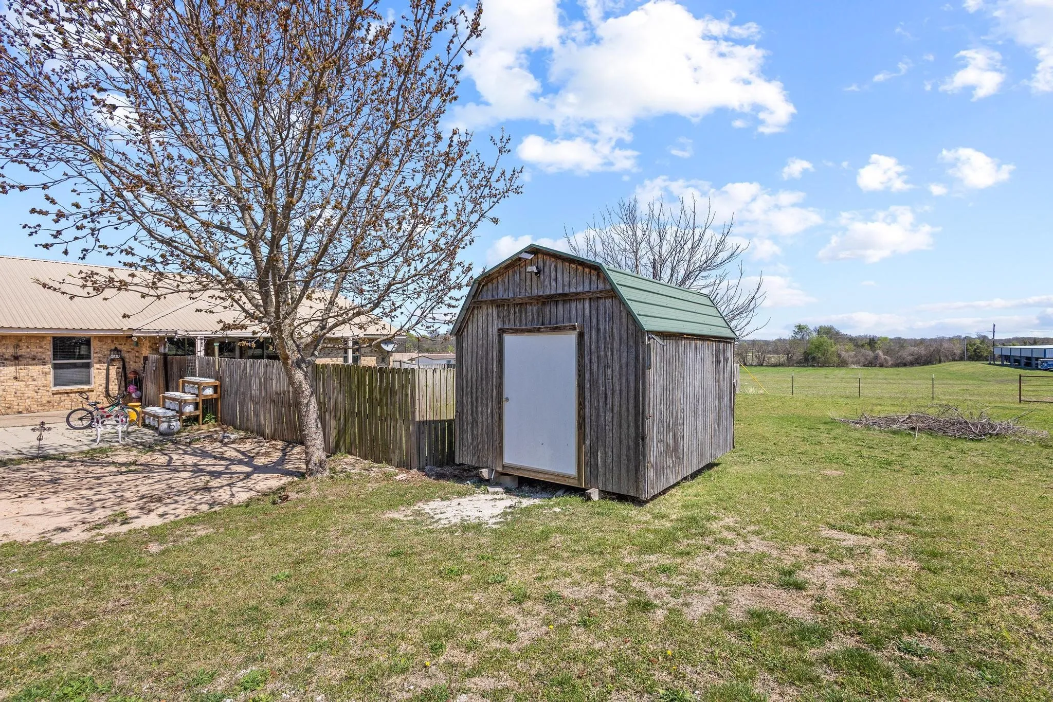 Single Family Residence For Sale in Collin County , 3802 County Road 429, Anna, Texas 75409, 3 Bedroom, 2 Bathroom, 3 Garage spaces, 2,015 Sqft, built in 1981, mls#21380310, Real Estate Agent in Anna, Homes For Sale in Collin county, Homes For Sale in Anna, Realtor in Anna Texas, Real Estate Brokerage Independent Realty Texas, Luminita Cordes Realtor