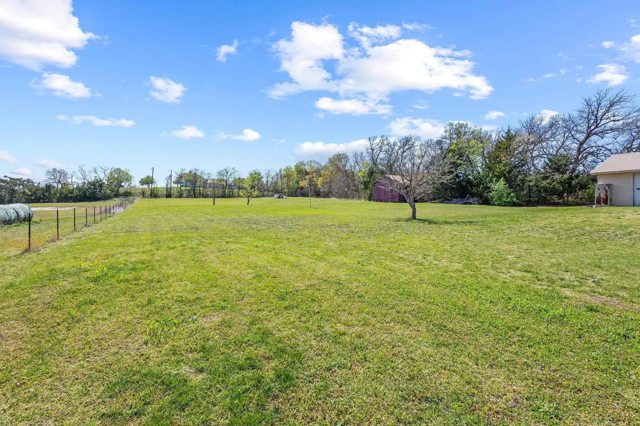 Single Family Residence For Sale in Collin County , 3802 County Road 429, Anna, Texas 75409, 3 Bedroom, 2 Bathroom, 3 Garage spaces, 2,015 Sqft, built in 1981, mls#21380310, Real Estate Agent in Anna, Homes For Sale in Collin county, Homes For Sale in Anna, Realtor in Anna Texas, Real Estate Brokerage Independent Realty Texas, Luminita Cordes Realtor