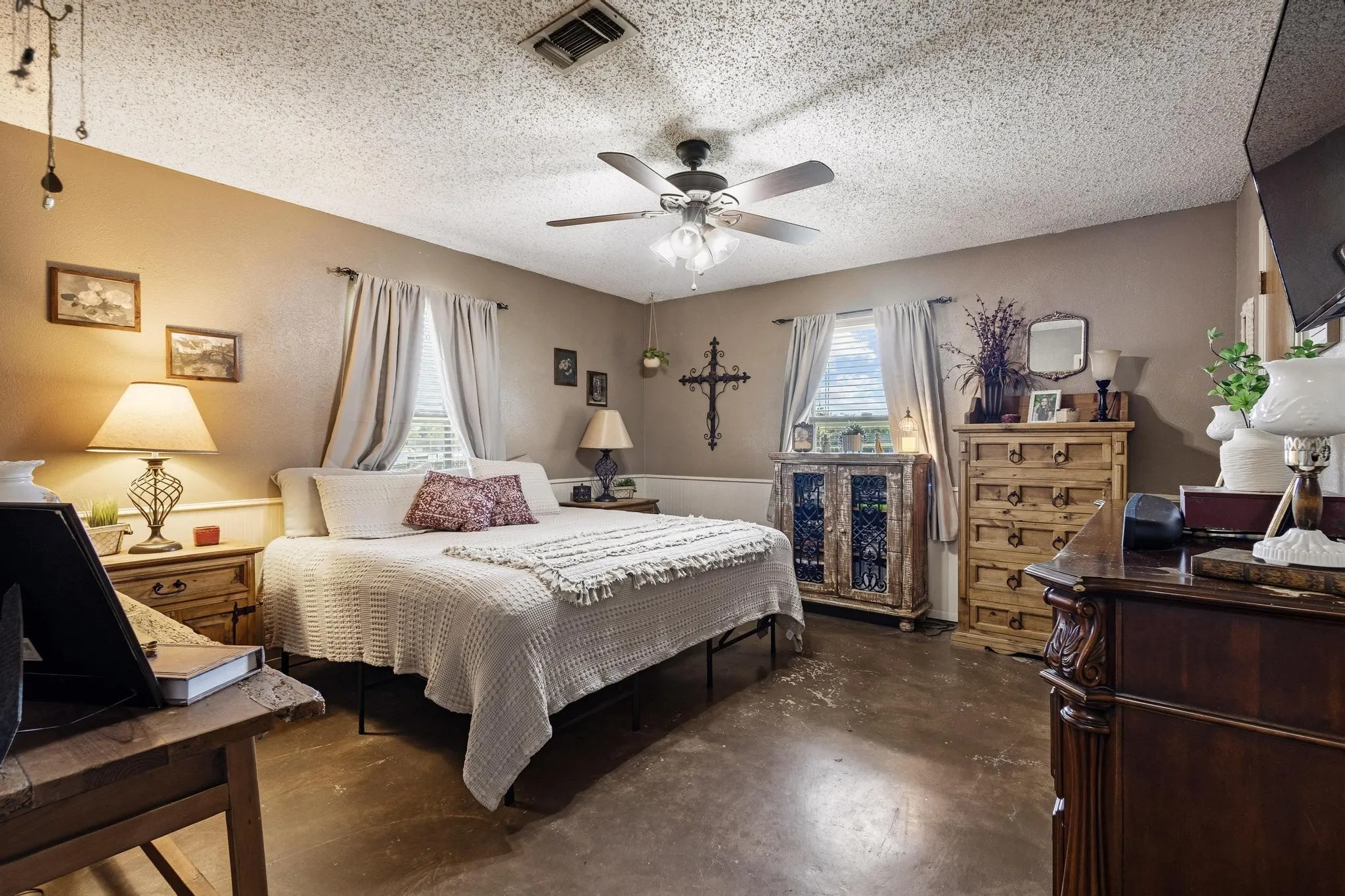 Single Family Residence For Sale in Collin County , 3802 County Road 429, Anna, Texas 75409, 3 Bedroom, 2 Bathroom, 3 Garage spaces, 2,015 Sqft, built in 1981, mls#21380310, Real Estate Agent in Anna, Homes For Sale in Collin county, Homes For Sale in Anna, Realtor in Anna Texas, Real Estate Brokerage Independent Realty Texas, Luminita Cordes Realtor