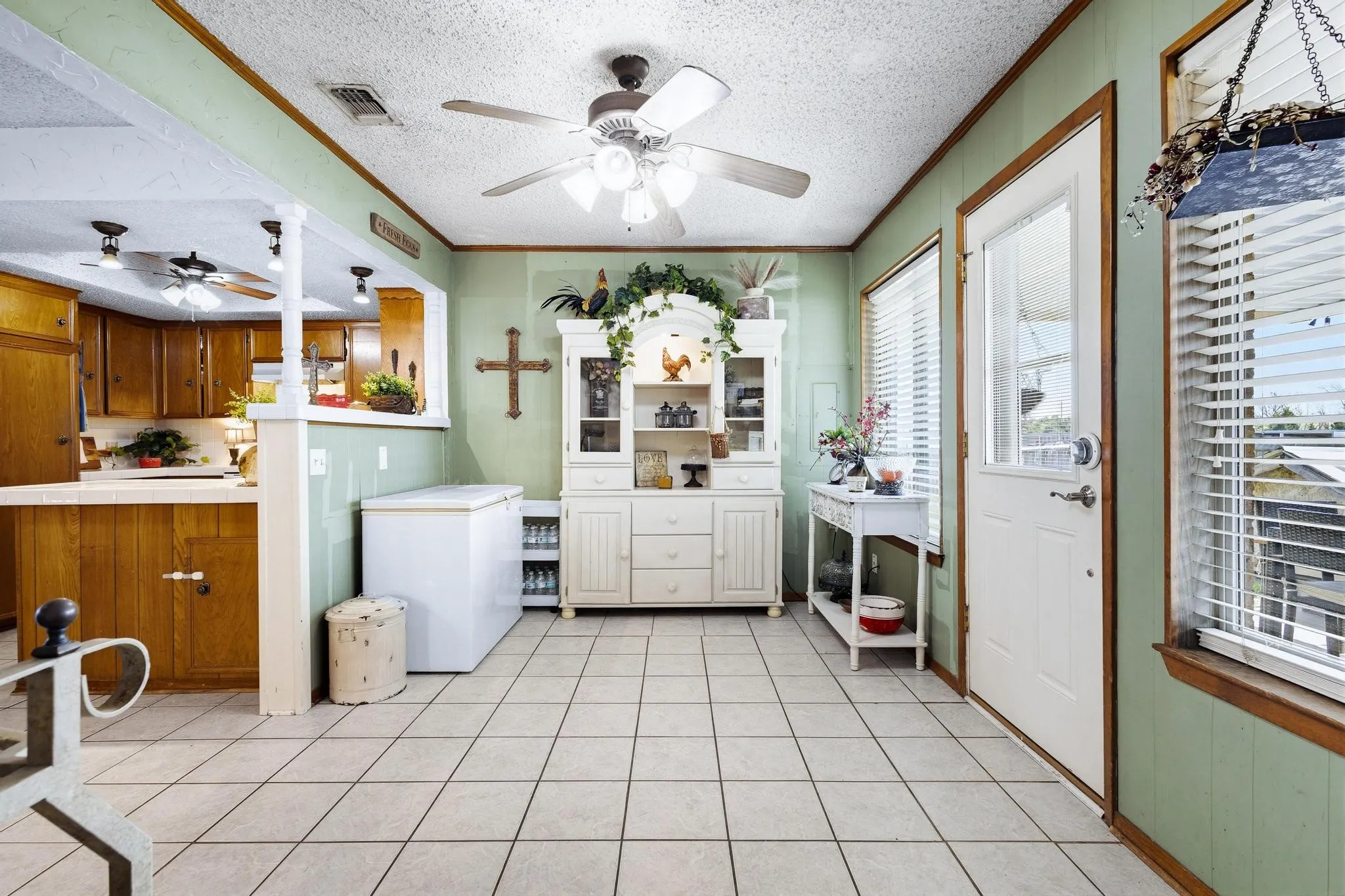 Single Family Residence For Sale in Collin County , 3802 County Road 429, Anna, Texas 75409, 3 Bedroom, 2 Bathroom, 3 Garage spaces, 2,015 Sqft, built in 1981, mls#21380310, Real Estate Agent in Anna, Homes For Sale in Collin county, Homes For Sale in Anna, Realtor in Anna Texas, Real Estate Brokerage Independent Realty Texas, Luminita Cordes Realtor