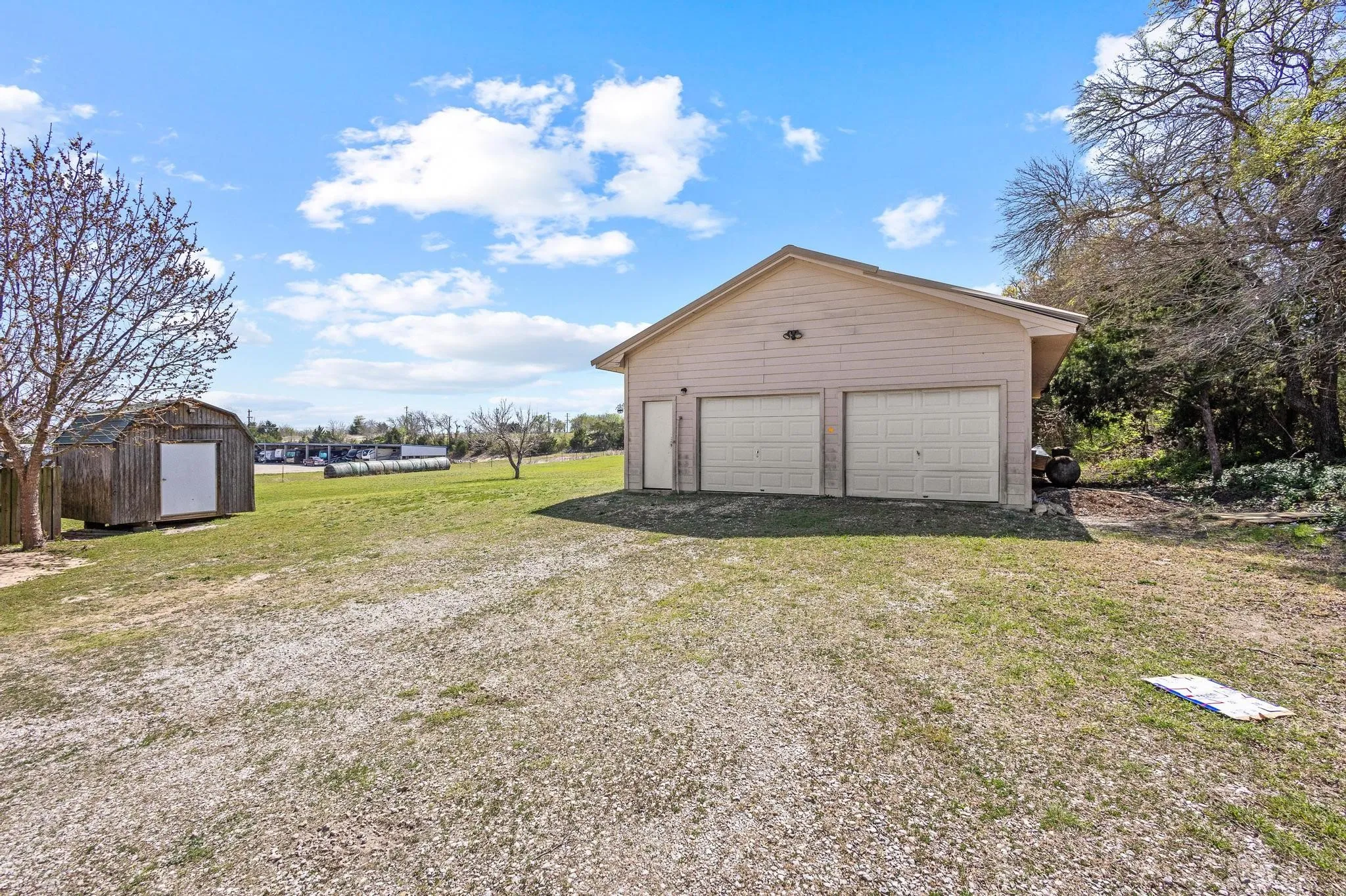 Single Family Residence For Sale in Collin County , 3802 County Road 429, Anna, Texas 75409, 3 Bedroom, 2 Bathroom, 3 Garage spaces, 2,015 Sqft, built in 1981, mls#21380310, Real Estate Agent in Anna, Homes For Sale in Collin county, Homes For Sale in Anna, Realtor in Anna Texas, Real Estate Brokerage Independent Realty Texas, Luminita Cordes Realtor