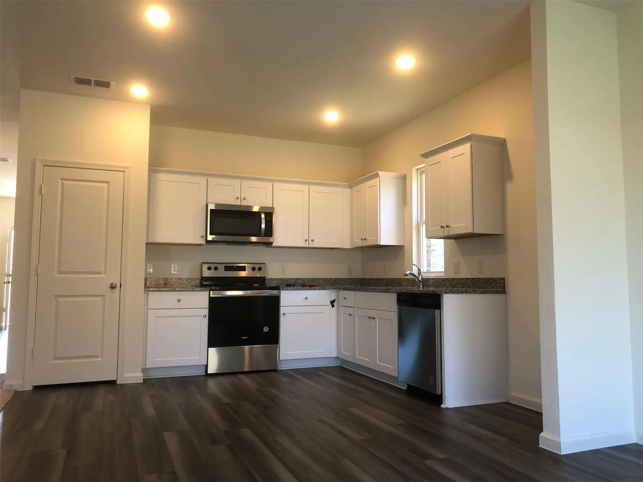 Single Family Residence For Rent in Collin County , 808 Juniper Street, Anna, Texas 75409, 3 Bedroom, 2 Bathroom, 2 Garage spaces, 1,699 Sqft, built in 2021, mls#21378432, Real Estate Agent in Anna, Homes For Rent in Collin county, Homes For Rent in Anna, Realtor in Anna Texas, Real Estate Brokerage Independent Realty Texas, Luminita Cordes Realtor