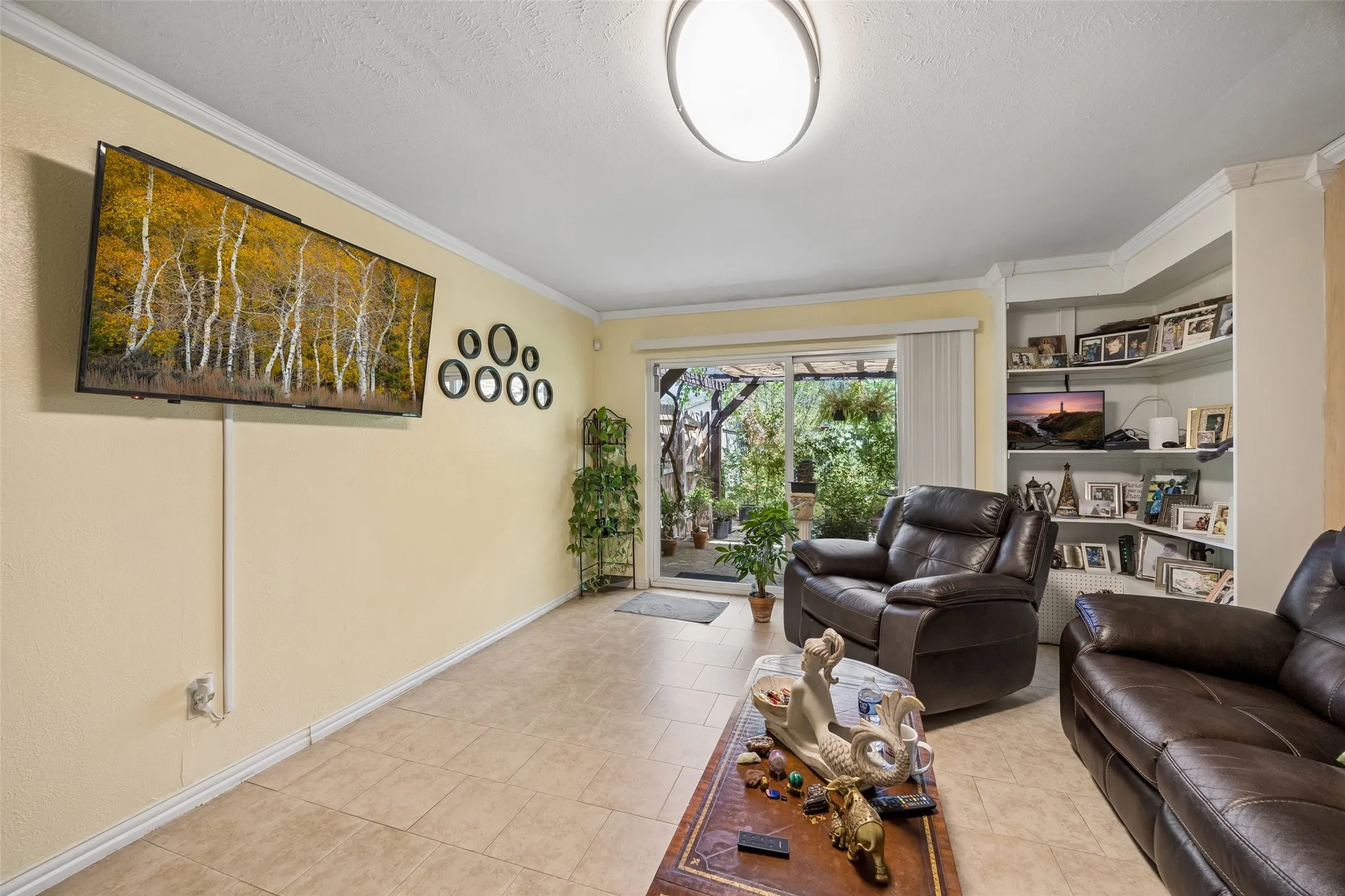 Single Family Residence For Sale in Denton County , 2061 E Peters Colony Road, Carrollton, Texas 75007, 4 Bedroom, 2 Bathroom, 2 Garage spaces, 1,731 Sqft, built in 1974, mls#21381276, Real Estate Agent in Carrollton, Homes For Sale in Denton county, Homes For Sale in Carrollton, Realtor in Carrollton Texas, Real Estate Brokerage Independent Realty Texas, Luminita Cordes Realtor