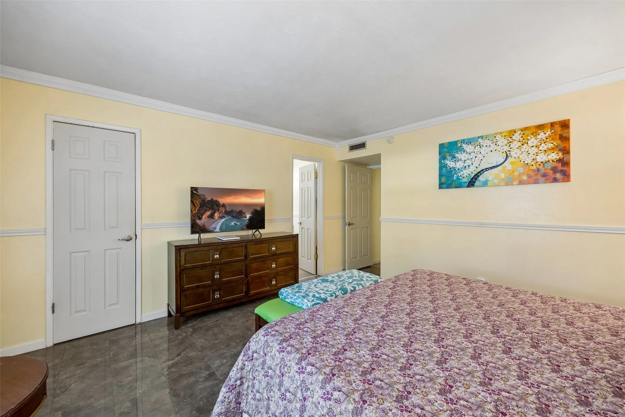 Single Family Residence For Sale in Denton County , 2061 E Peters Colony Road, Carrollton, Texas 75007, 4 Bedroom, 2 Bathroom, 2 Garage spaces, 1,731 Sqft, built in 1974, mls#21381276, Real Estate Agent in Carrollton, Homes For Sale in Denton county, Homes For Sale in Carrollton, Realtor in Carrollton Texas, Real Estate Brokerage Independent Realty Texas, Luminita Cordes Realtor