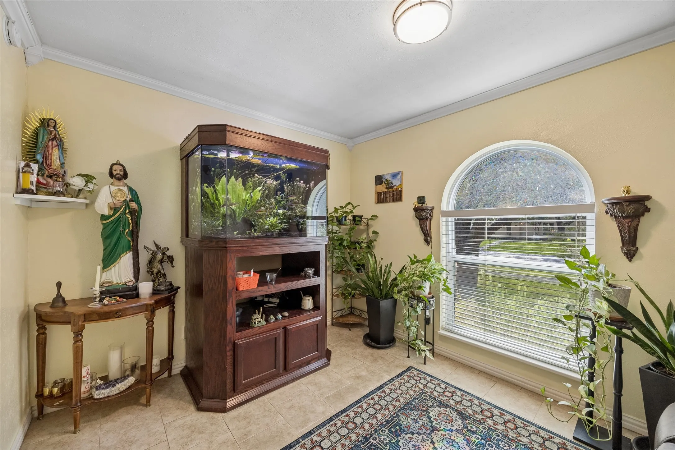 Single Family Residence For Sale in Denton County , 2061 E Peters Colony Road, Carrollton, Texas 75007, 4 Bedroom, 2 Bathroom, 2 Garage spaces, 1,731 Sqft, built in 1974, mls#21381276, Real Estate Agent in Carrollton, Homes For Sale in Denton county, Homes For Sale in Carrollton, Realtor in Carrollton Texas, Real Estate Brokerage Independent Realty Texas, Luminita Cordes Realtor