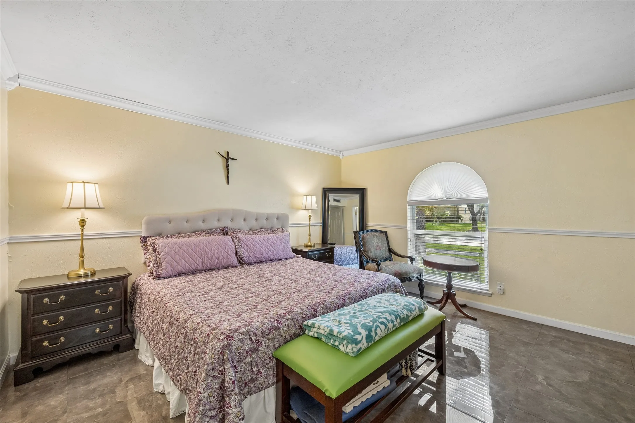Single Family Residence For Sale in Denton County , 2061 E Peters Colony Road, Carrollton, Texas 75007, 4 Bedroom, 2 Bathroom, 2 Garage spaces, 1,731 Sqft, built in 1974, mls#21381276, Real Estate Agent in Carrollton, Homes For Sale in Denton county, Homes For Sale in Carrollton, Realtor in Carrollton Texas, Real Estate Brokerage Independent Realty Texas, Luminita Cordes Realtor