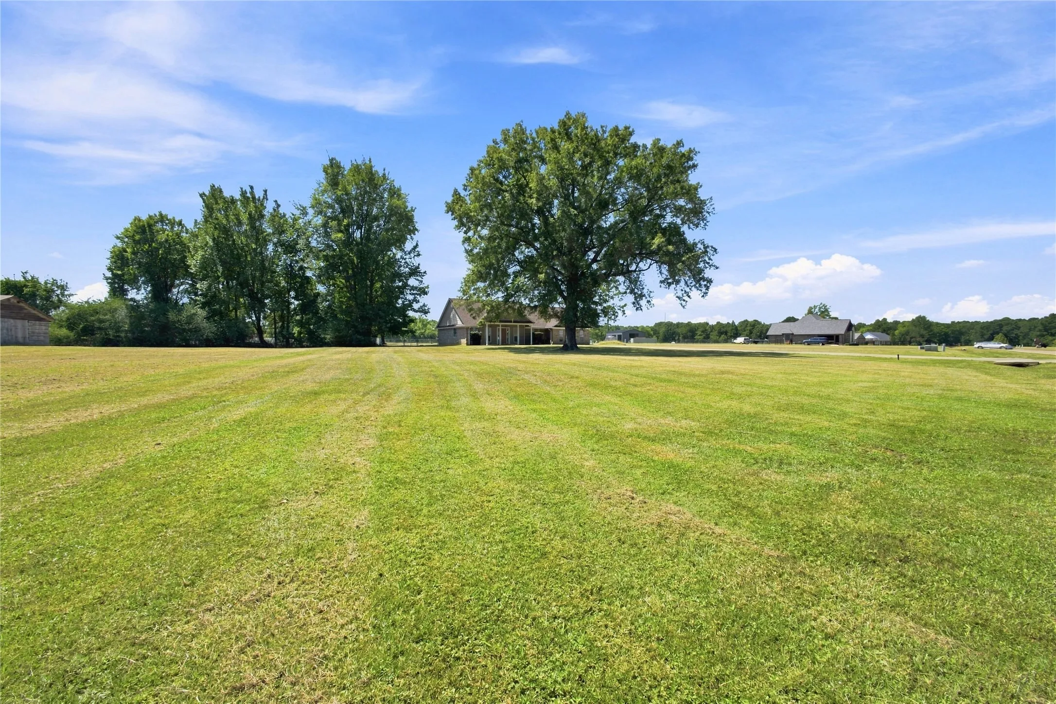 Single Family Residence For Sale in Bowie County , 115 Barkman Creek Trace Rd, Hooks, Texas 75561, 3 Bedroom, 2 Bathroom, 1 Garage spaces, 1,850 Sqft, built in 2005, mls#21381240, Real Estate Agent in Hooks, Homes For Sale in Bowie county, Homes For Sale in Hooks, Realtor in Hooks Texas, Real Estate Brokerage Independent Realty Texas, Luminita Cordes Realtor