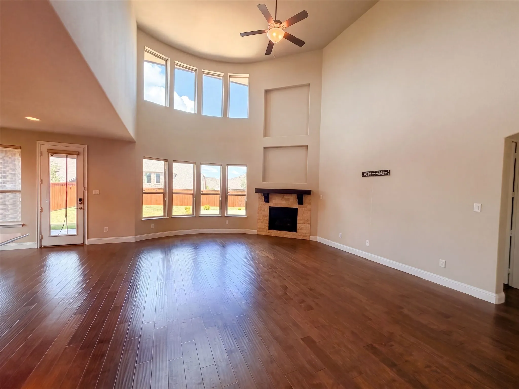 Single Family Residence For Sale in Collin County , 1621 Liberty Way Trail, St Paul, Texas 75098, 5 Bedroom, 3 Bathroom, 2 Garage spaces, 3,838 Sqft, built in 2017, mls#21381299, Real Estate Agent in St Paul, Homes For Sale in Collin county, Homes For Sale in St Paul, Realtor in St Paul Texas, Real Estate Brokerage Independent Realty Texas, Luminita Cordes Realtor