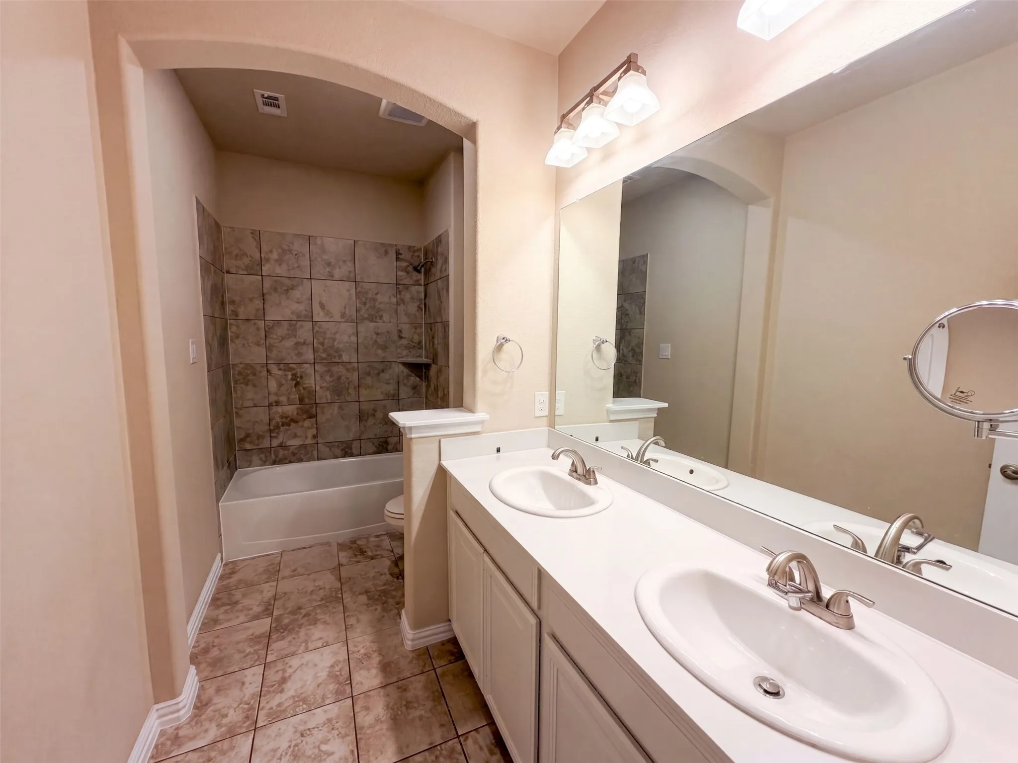 Single Family Residence For Sale in Collin County , 1621 Liberty Way Trail, St Paul, Texas 75098, 5 Bedroom, 3 Bathroom, 2 Garage spaces, 3,838 Sqft, built in 2017, mls#21381299, Real Estate Agent in St Paul, Homes For Sale in Collin county, Homes For Sale in St Paul, Realtor in St Paul Texas, Real Estate Brokerage Independent Realty Texas, Luminita Cordes Realtor