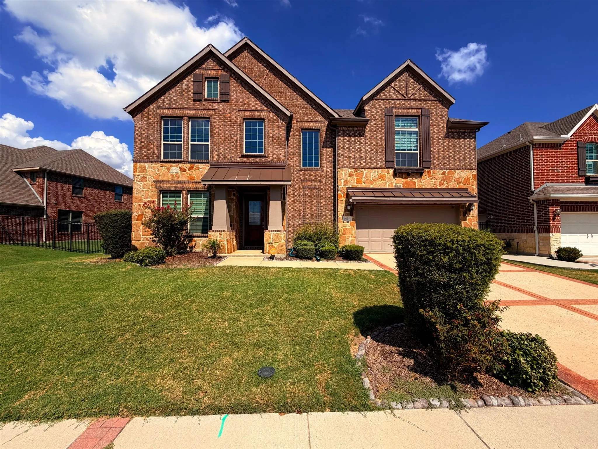 Single Family Residence For Sale in Collin County , 1621 Liberty Way Trail, St Paul, Texas 75098, 5 Bedroom, 3 Bathroom, 2 Garage spaces, 3,838 Sqft, built in 2017, mls#21381299, Real Estate Agent in St Paul, Homes For Sale in Collin county, Homes For Sale in St Paul, Realtor in St Paul Texas, Real Estate Brokerage Independent Realty Texas, Luminita Cordes Realtor