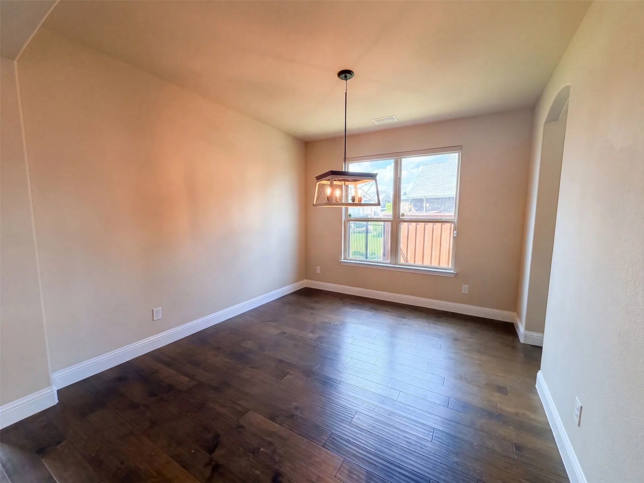 Single Family Residence For Sale in Collin County , 1621 Liberty Way Trail, St Paul, Texas 75098, 5 Bedroom, 3 Bathroom, 2 Garage spaces, 3,838 Sqft, built in 2017, mls#21381299, Real Estate Agent in St Paul, Homes For Sale in Collin county, Homes For Sale in St Paul, Realtor in St Paul Texas, Real Estate Brokerage Independent Realty Texas, Luminita Cordes Realtor