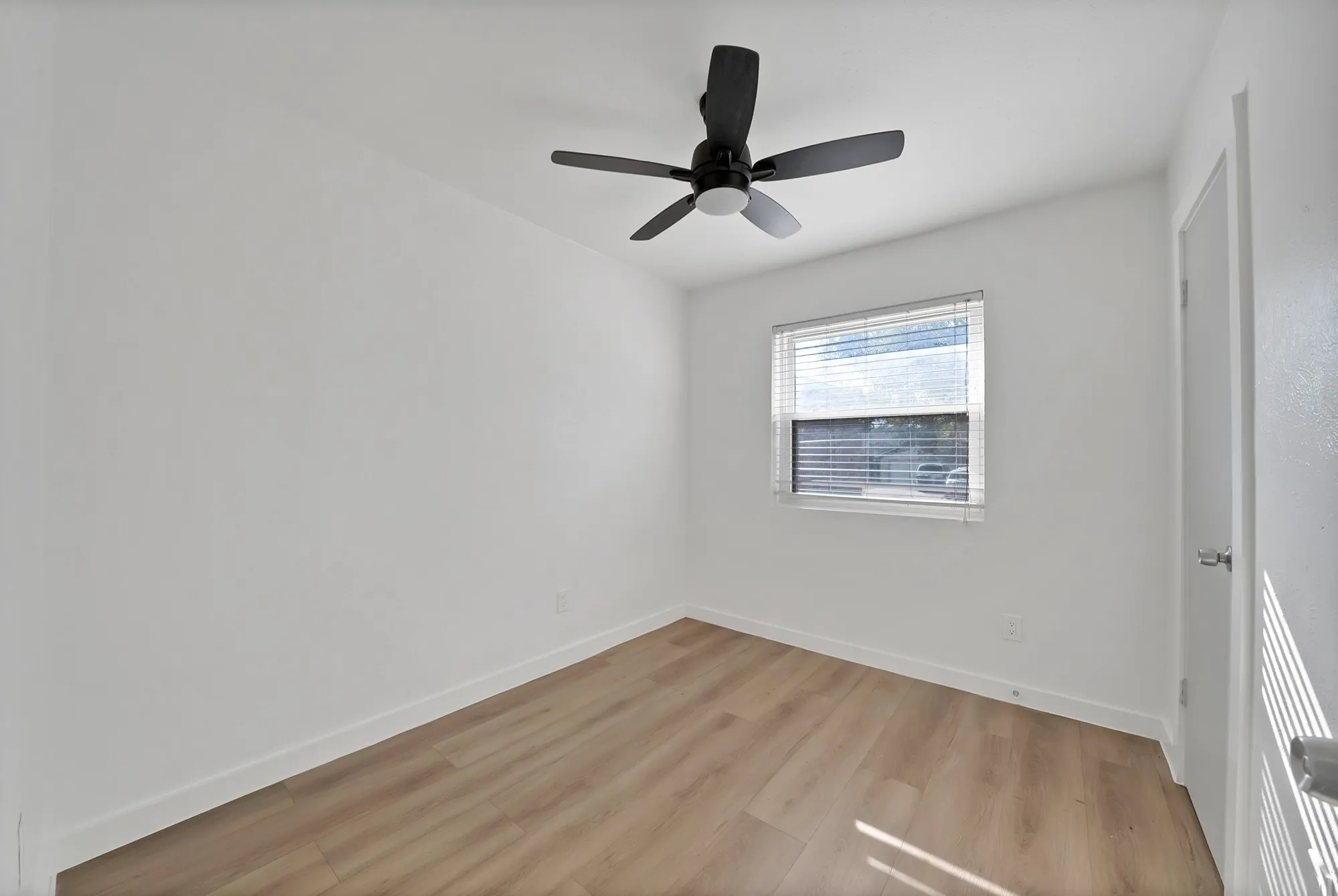 Single Family Residence For Rent in Tarrant County , 813 Panay Way Drive, Fort Worth, Texas 76108, 4 Bedroom, 2 Bathroom, 2 Garage spaces, 1,283 Sqft, built in 1979, mls#21379045, Real Estate Agent in Fort Worth, Homes For Rent in Tarrant county, Homes For Rent in Fort Worth, Realtor in Fort Worth Texas, Real Estate Brokerage Independent Realty Texas, Luminita Cordes Realtor