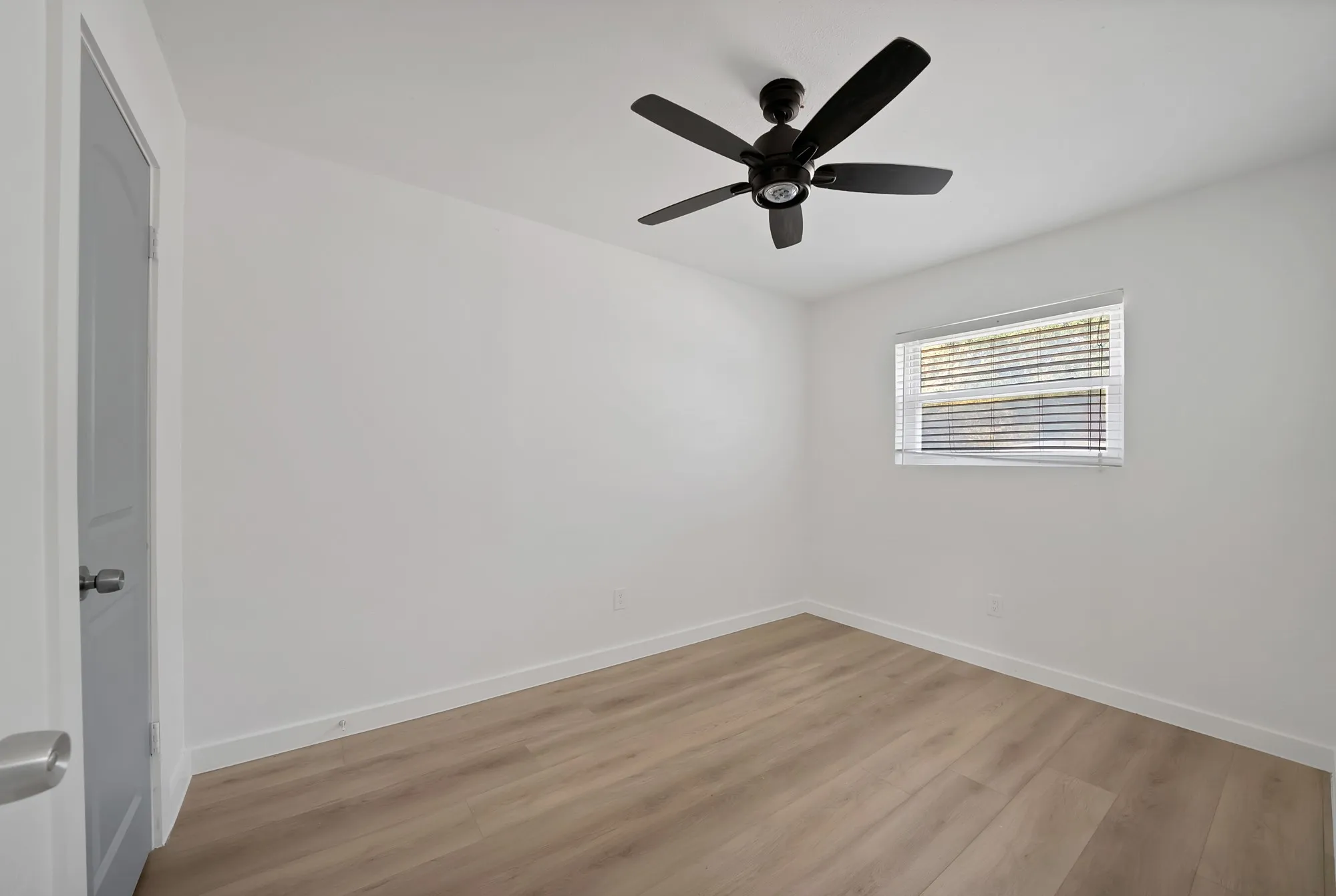 Single Family Residence For Rent in Tarrant County , 813 Panay Way Drive, Fort Worth, Texas 76108, 4 Bedroom, 2 Bathroom, 2 Garage spaces, 1,283 Sqft, built in 1979, mls#21379045, Real Estate Agent in Fort Worth, Homes For Rent in Tarrant county, Homes For Rent in Fort Worth, Realtor in Fort Worth Texas, Real Estate Brokerage Independent Realty Texas, Luminita Cordes Realtor