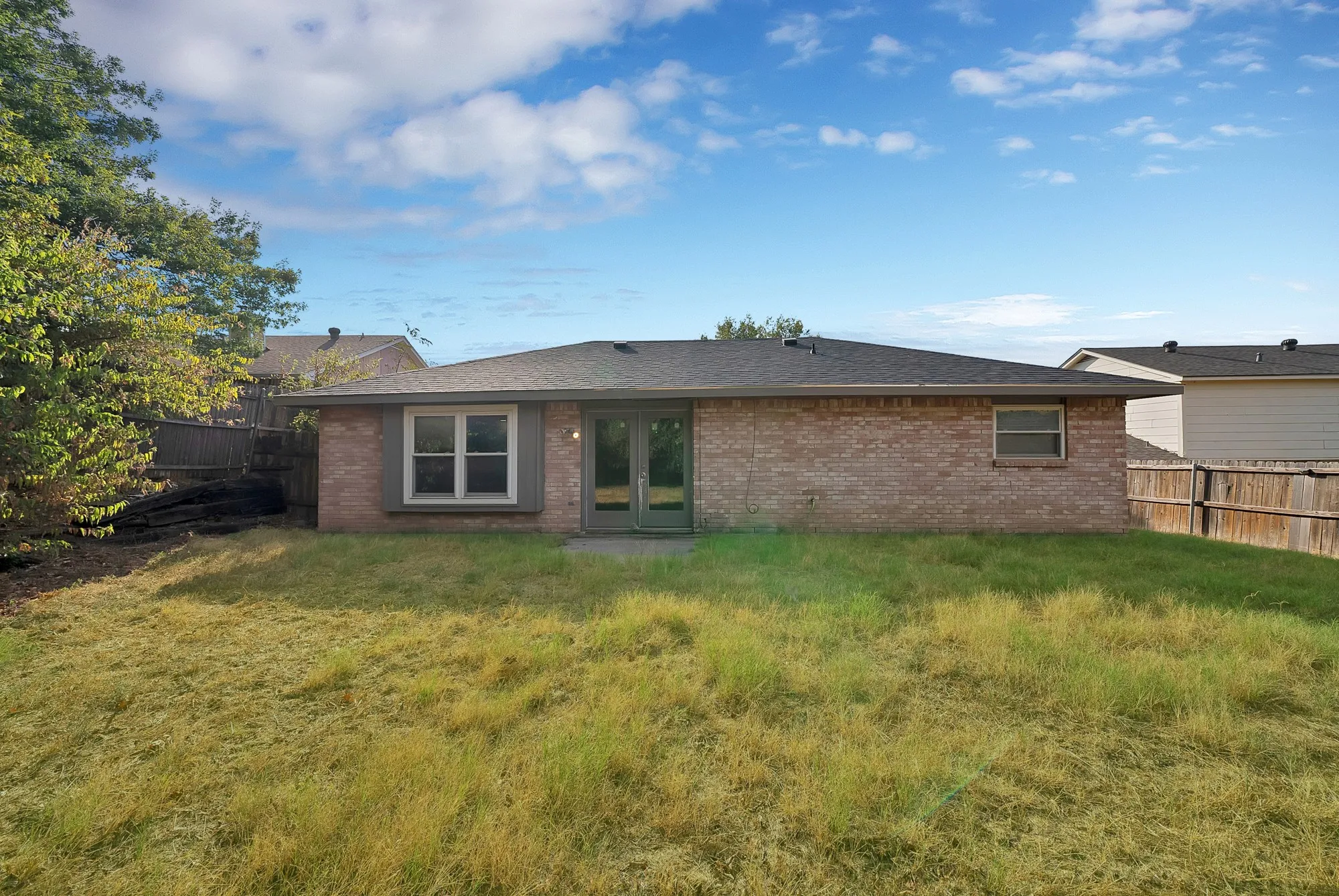 Single Family Residence For Rent in Tarrant County , 813 Panay Way Drive, Fort Worth, Texas 76108, 4 Bedroom, 2 Bathroom, 2 Garage spaces, 1,283 Sqft, built in 1979, mls#21379045, Real Estate Agent in Fort Worth, Homes For Rent in Tarrant county, Homes For Rent in Fort Worth, Realtor in Fort Worth Texas, Real Estate Brokerage Independent Realty Texas, Luminita Cordes Realtor
