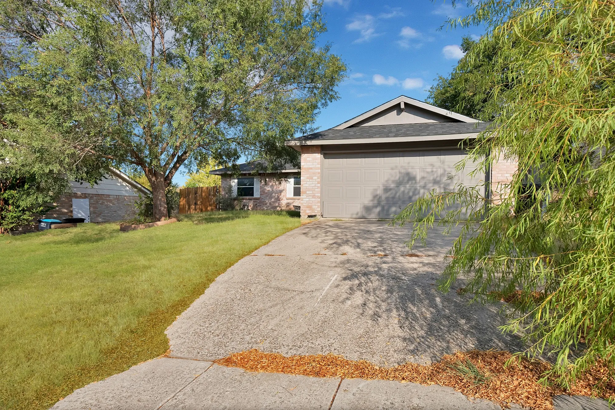 Single Family Residence For Rent in Tarrant County , 813 Panay Way Drive, Fort Worth, Texas 76108, 4 Bedroom, 2 Bathroom, 2 Garage spaces, 1,283 Sqft, built in 1979, mls#21379045, Real Estate Agent in Fort Worth, Homes For Rent in Tarrant county, Homes For Rent in Fort Worth, Realtor in Fort Worth Texas, Real Estate Brokerage Independent Realty Texas, Luminita Cordes Realtor