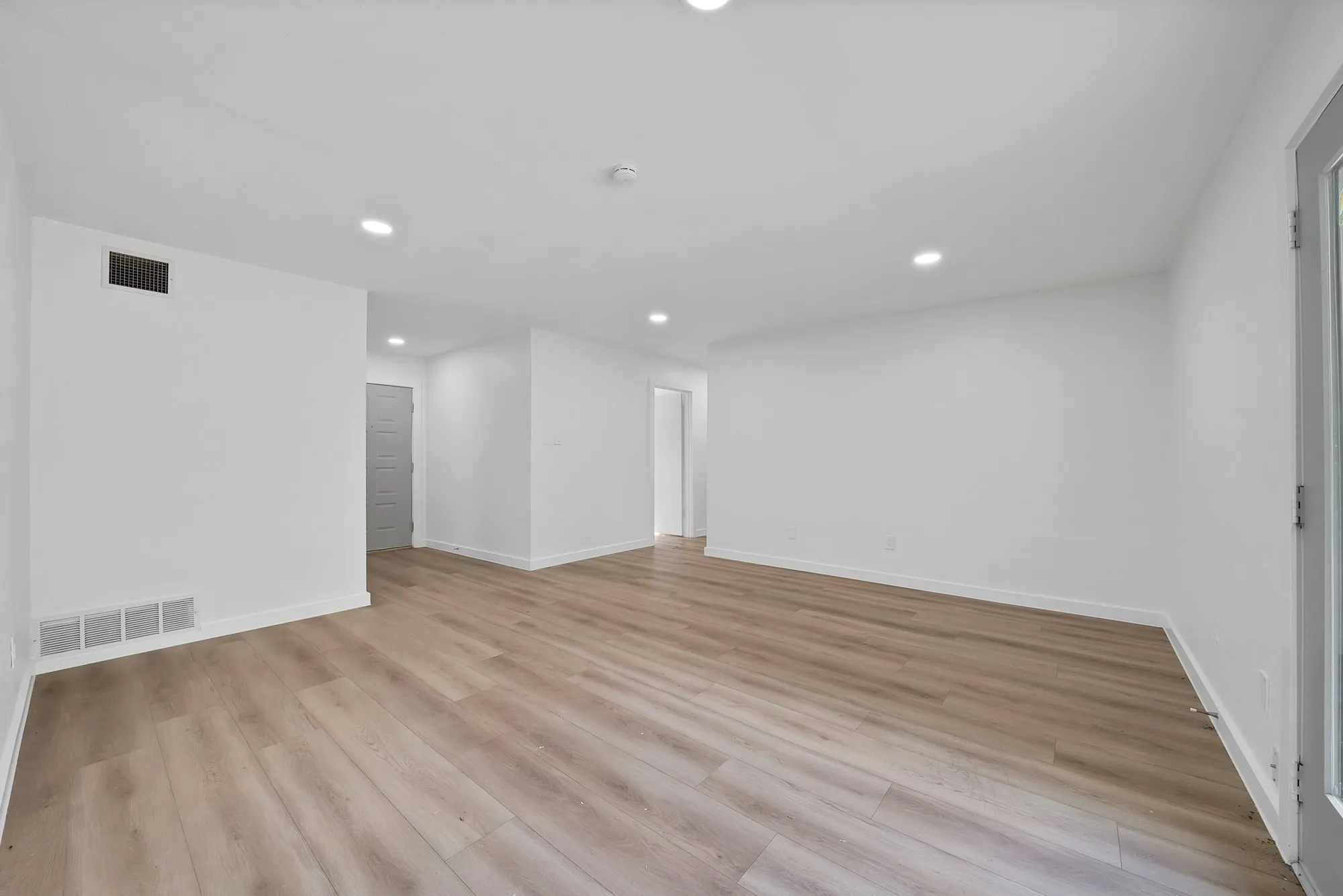 Single Family Residence For Rent in Tarrant County , 813 Panay Way Drive, Fort Worth, Texas 76108, 4 Bedroom, 2 Bathroom, 2 Garage spaces, 1,283 Sqft, built in 1979, mls#21379045, Real Estate Agent in Fort Worth, Homes For Rent in Tarrant county, Homes For Rent in Fort Worth, Realtor in Fort Worth Texas, Real Estate Brokerage Independent Realty Texas, Luminita Cordes Realtor
