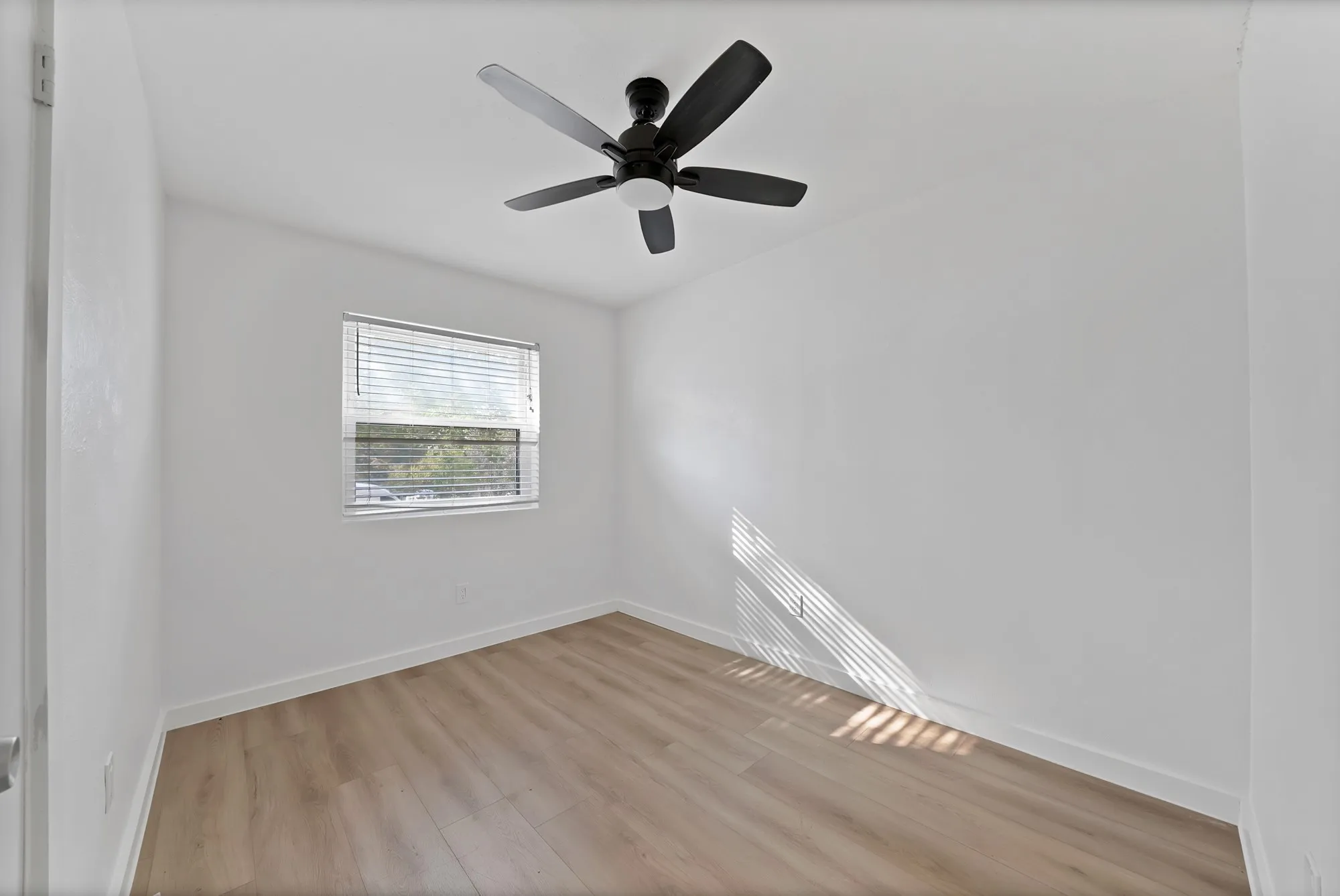 Single Family Residence For Rent in Tarrant County , 813 Panay Way Drive, Fort Worth, Texas 76108, 4 Bedroom, 2 Bathroom, 2 Garage spaces, 1,283 Sqft, built in 1979, mls#21379045, Real Estate Agent in Fort Worth, Homes For Rent in Tarrant county, Homes For Rent in Fort Worth, Realtor in Fort Worth Texas, Real Estate Brokerage Independent Realty Texas, Luminita Cordes Realtor