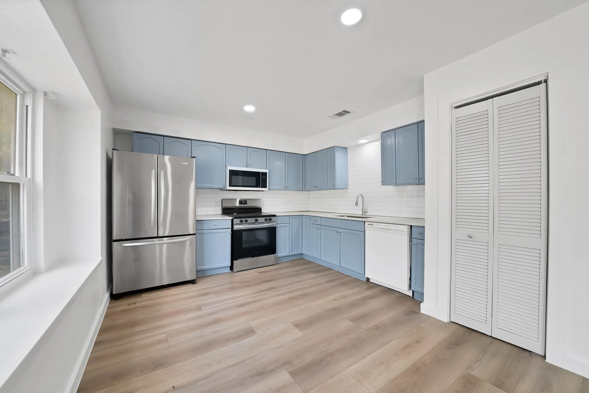 Single Family Residence For Rent in Tarrant County , 813 Panay Way Drive, Fort Worth, Texas 76108, 4 Bedroom, 2 Bathroom, 2 Garage spaces, 1,283 Sqft, built in 1979, mls#21379045, Real Estate Agent in Fort Worth, Homes For Rent in Tarrant county, Homes For Rent in Fort Worth, Realtor in Fort Worth Texas, Real Estate Brokerage Independent Realty Texas, Luminita Cordes Realtor