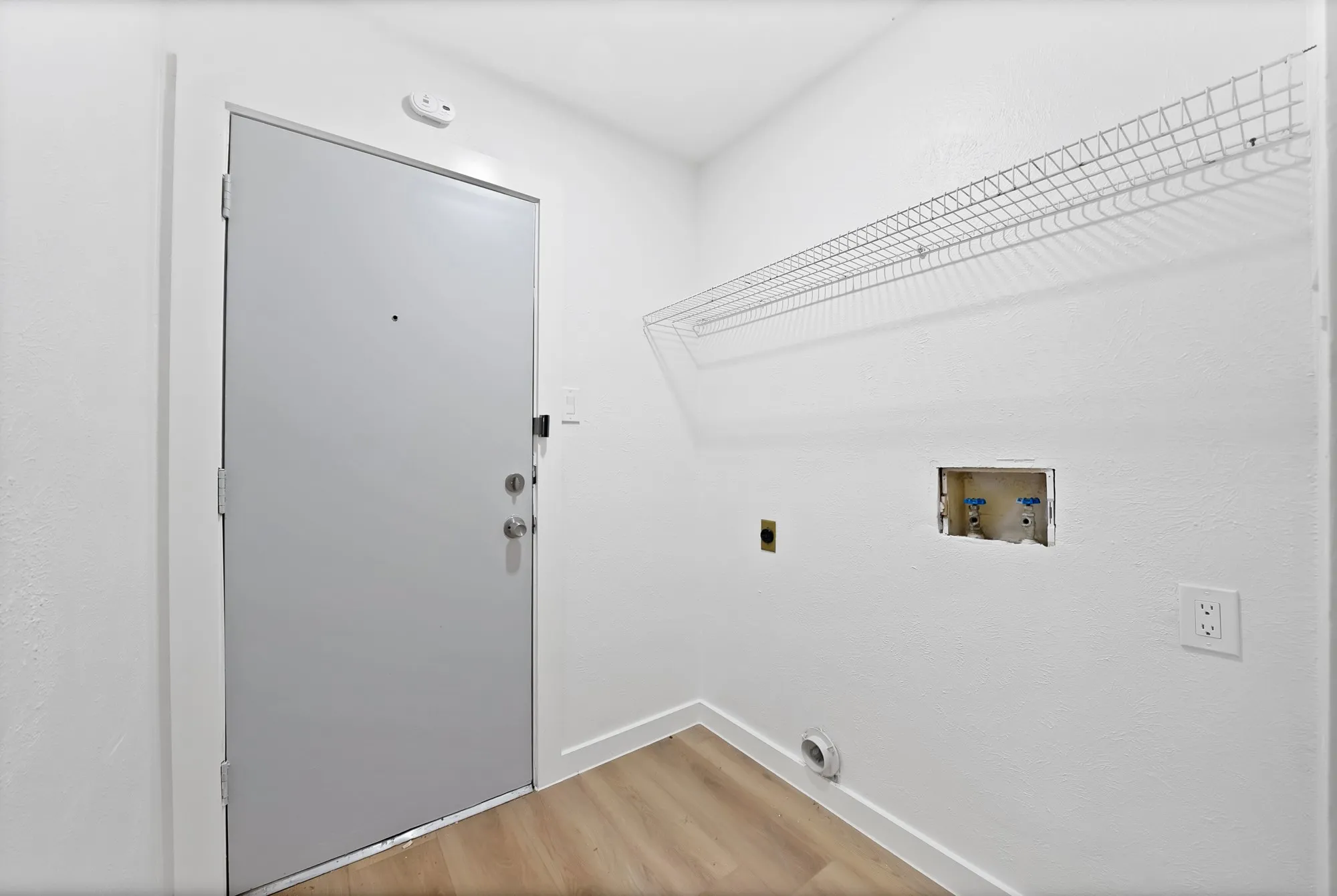 Single Family Residence For Rent in Tarrant County , 813 Panay Way Drive, Fort Worth, Texas 76108, 4 Bedroom, 2 Bathroom, 2 Garage spaces, 1,283 Sqft, built in 1979, mls#21379045, Real Estate Agent in Fort Worth, Homes For Rent in Tarrant county, Homes For Rent in Fort Worth, Realtor in Fort Worth Texas, Real Estate Brokerage Independent Realty Texas, Luminita Cordes Realtor