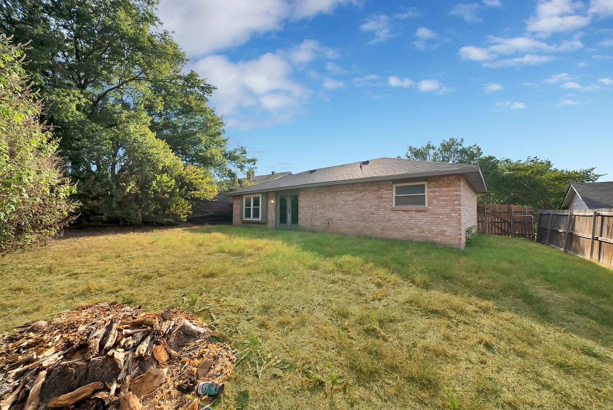 Single Family Residence For Rent in Tarrant County , 813 Panay Way Drive, Fort Worth, Texas 76108, 4 Bedroom, 2 Bathroom, 2 Garage spaces, 1,283 Sqft, built in 1979, mls#21379045, Real Estate Agent in Fort Worth, Homes For Rent in Tarrant county, Homes For Rent in Fort Worth, Realtor in Fort Worth Texas, Real Estate Brokerage Independent Realty Texas, Luminita Cordes Realtor