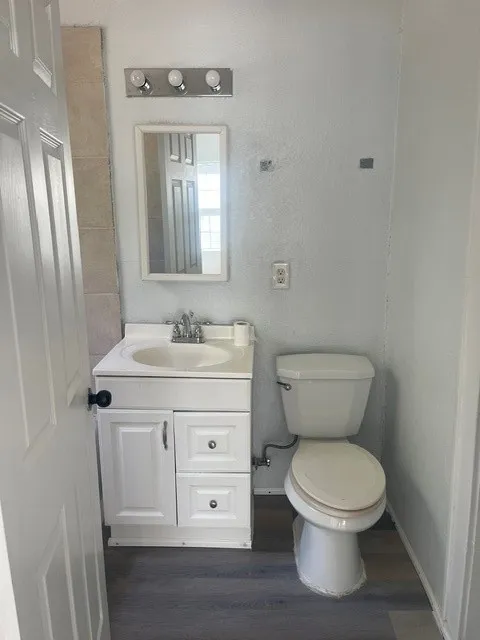 Single Family Residence For Sale in Van Zandt County , 214 S 4th, Wills Point, Texas 75169, 3 Bedroom, 2 Bathroom, Garage spaces, 1,940 Sqft, built in 1943, mls#21381304, Real Estate Agent in Wills Point, Homes For Sale in Van Zandt county, Homes For Sale in Wills Point, Realtor in Wills Point Texas, Real Estate Brokerage Independent Realty Texas, Luminita Cordes Realtor