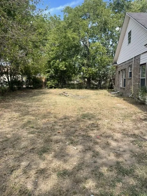 Single Family Residence For Sale in Van Zandt County , 214 S 4th, Wills Point, Texas 75169, 3 Bedroom, 2 Bathroom, Garage spaces, 1,940 Sqft, built in 1943, mls#21381304, Real Estate Agent in Wills Point, Homes For Sale in Van Zandt county, Homes For Sale in Wills Point, Realtor in Wills Point Texas, Real Estate Brokerage Independent Realty Texas, Luminita Cordes Realtor
