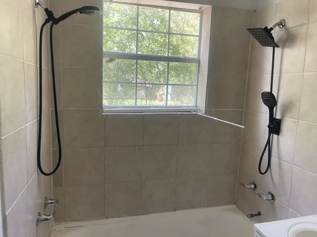 Single Family Residence For Sale in Van Zandt County , 214 S 4th, Wills Point, Texas 75169, 3 Bedroom, 2 Bathroom, Garage spaces, 1,940 Sqft, built in 1943, mls#21381304, Real Estate Agent in Wills Point, Homes For Sale in Van Zandt county, Homes For Sale in Wills Point, Realtor in Wills Point Texas, Real Estate Brokerage Independent Realty Texas, Luminita Cordes Realtor