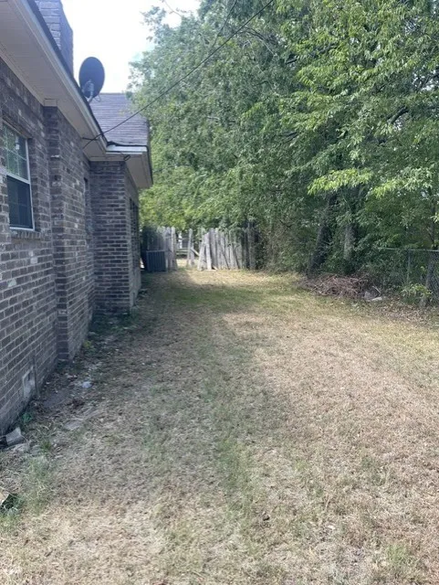 Single Family Residence For Sale in Van Zandt County , 214 S 4th, Wills Point, Texas 75169, 3 Bedroom, 2 Bathroom, Garage spaces, 1,940 Sqft, built in 1943, mls#21381304, Real Estate Agent in Wills Point, Homes For Sale in Van Zandt county, Homes For Sale in Wills Point, Realtor in Wills Point Texas, Real Estate Brokerage Independent Realty Texas, Luminita Cordes Realtor