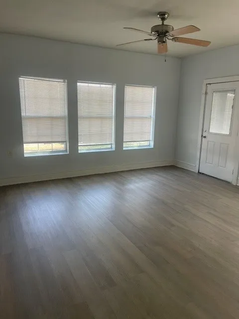 Single Family Residence For Sale in Van Zandt County , 214 S 4th, Wills Point, Texas 75169, 3 Bedroom, 2 Bathroom, Garage spaces, 1,940 Sqft, built in 1943, mls#21381304, Real Estate Agent in Wills Point, Homes For Sale in Van Zandt county, Homes For Sale in Wills Point, Realtor in Wills Point Texas, Real Estate Brokerage Independent Realty Texas, Luminita Cordes Realtor