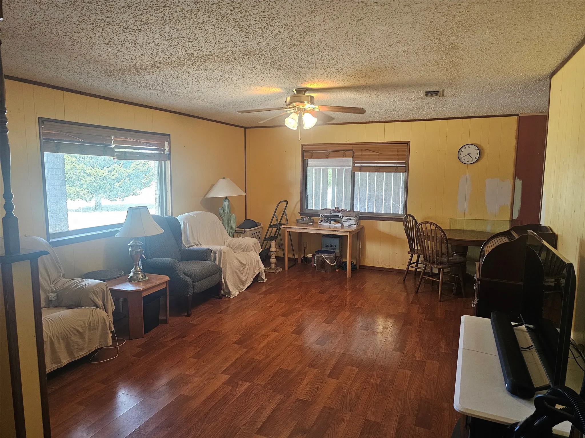 Single Family Residence For Sale in Coleman County , 1300 Bailey Street, Coleman, Texas 76834, 3 Bedroom, 2 Bathroom, Garage spaces, 1,431 Sqft, built in 0, mls#21381306, Real Estate Agent in Coleman, Homes For Sale in Coleman county, Homes For Sale in Coleman, Realtor in Coleman Texas, Real Estate Brokerage Independent Realty Texas, Luminita Cordes Realtor