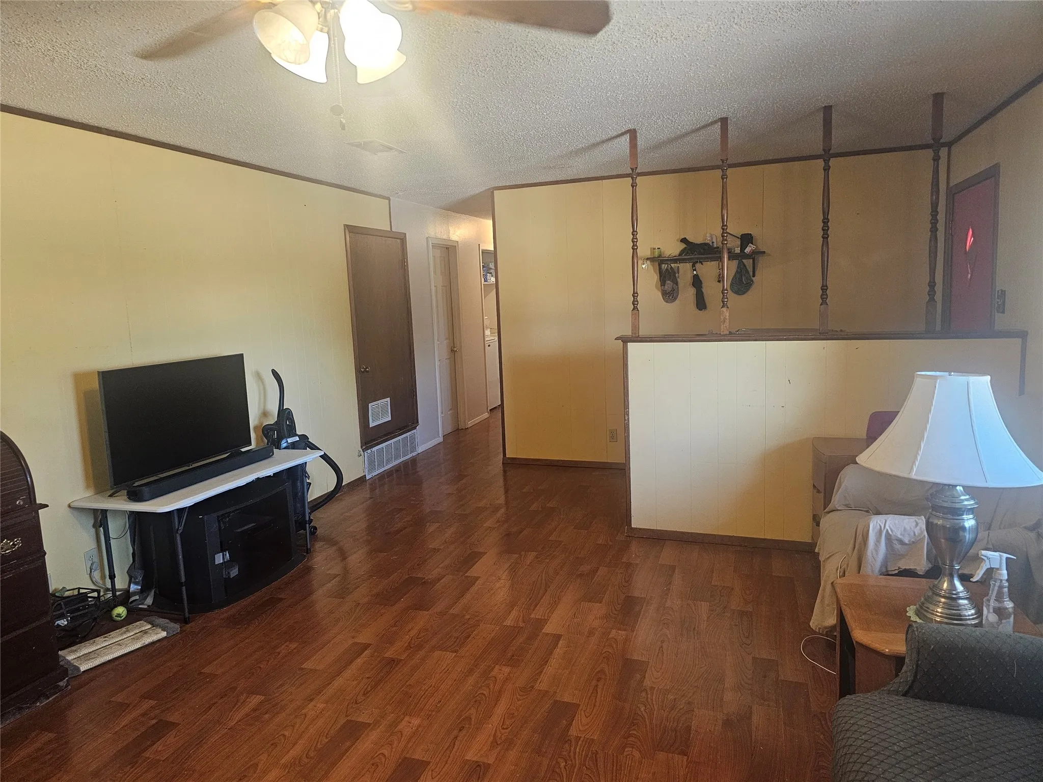 Single Family Residence For Sale in Coleman County , 1300 Bailey Street, Coleman, Texas 76834, 3 Bedroom, 2 Bathroom, Garage spaces, 1,431 Sqft, built in 0, mls#21381306, Real Estate Agent in Coleman, Homes For Sale in Coleman county, Homes For Sale in Coleman, Realtor in Coleman Texas, Real Estate Brokerage Independent Realty Texas, Luminita Cordes Realtor