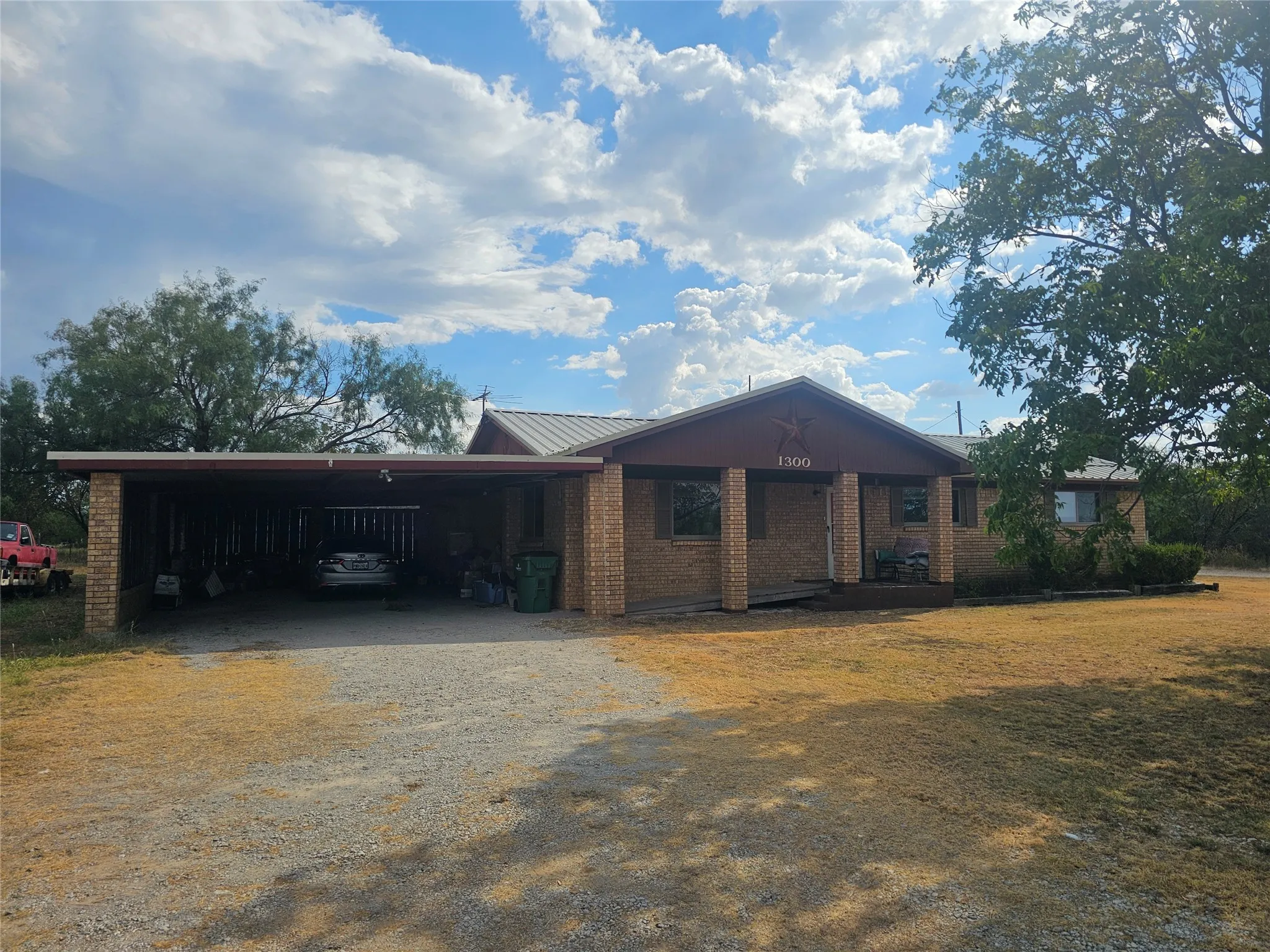 Single Family Residence For Sale in Coleman County , 1300 Bailey Street, Coleman, Texas 76834, 3 Bedroom, 2 Bathroom, Garage spaces, 1,431 Sqft, built in 0, mls#21381306, Real Estate Agent in Coleman, Homes For Sale in Coleman county, Homes For Sale in Coleman, Realtor in Coleman Texas, Real Estate Brokerage Independent Realty Texas, Luminita Cordes Realtor