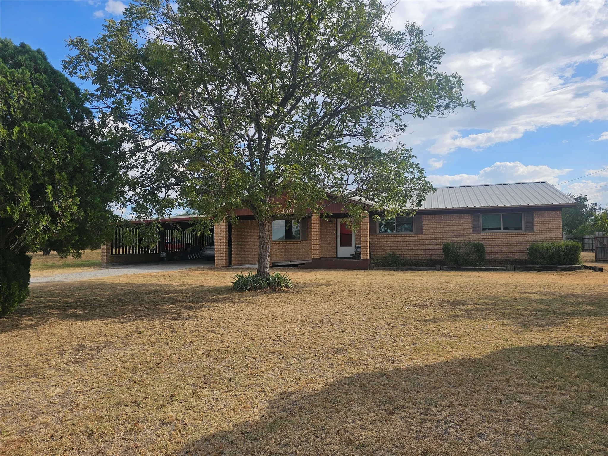 Single Family Residence For Sale in Coleman County , 1300 Bailey Street, Coleman, Texas 76834, 3 Bedroom, 2 Bathroom, Garage spaces, 1,431 Sqft, built in 0, mls#21381306, Real Estate Agent in Coleman, Homes For Sale in Coleman county, Homes For Sale in Coleman, Realtor in Coleman Texas, Real Estate Brokerage Independent Realty Texas, Luminita Cordes Realtor