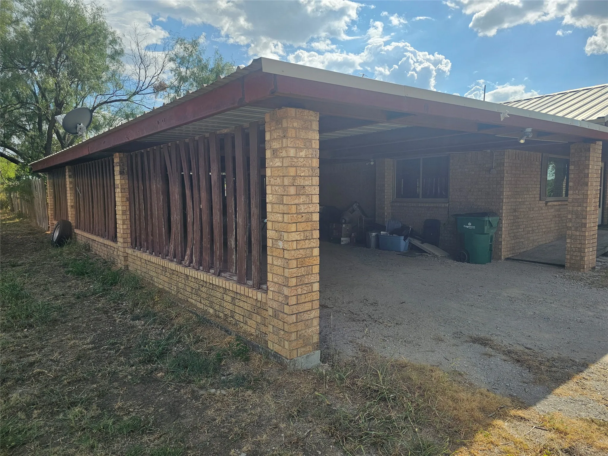 Single Family Residence For Sale in Coleman County , 1300 Bailey Street, Coleman, Texas 76834, 3 Bedroom, 2 Bathroom, Garage spaces, 1,431 Sqft, built in 0, mls#21381306, Real Estate Agent in Coleman, Homes For Sale in Coleman county, Homes For Sale in Coleman, Realtor in Coleman Texas, Real Estate Brokerage Independent Realty Texas, Luminita Cordes Realtor