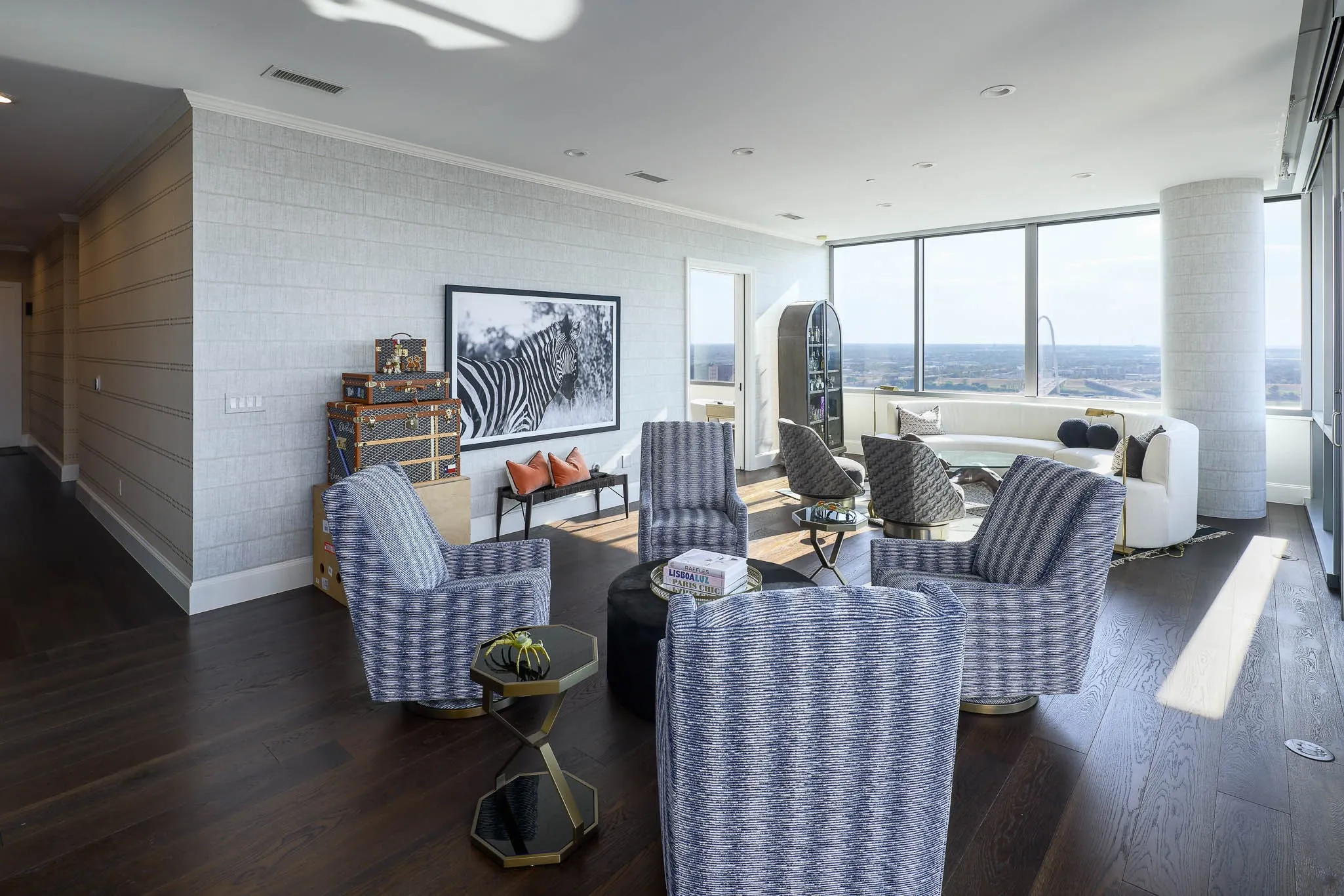Condominium For Sale in Dallas County , 2200 Victory Avenue 2207, Dallas, Texas 75219, 3 Bedroom, 4 Bathroom, 4 Garage spaces, 3,232 Sqft, built in 2007, mls#21380660, Real Estate Agent in Dallas, Homes For Sale in Dallas county, Homes For Sale in Dallas, Realtor in Dallas Texas, Real Estate Brokerage Independent Realty Texas, Luminita Cordes Realtor