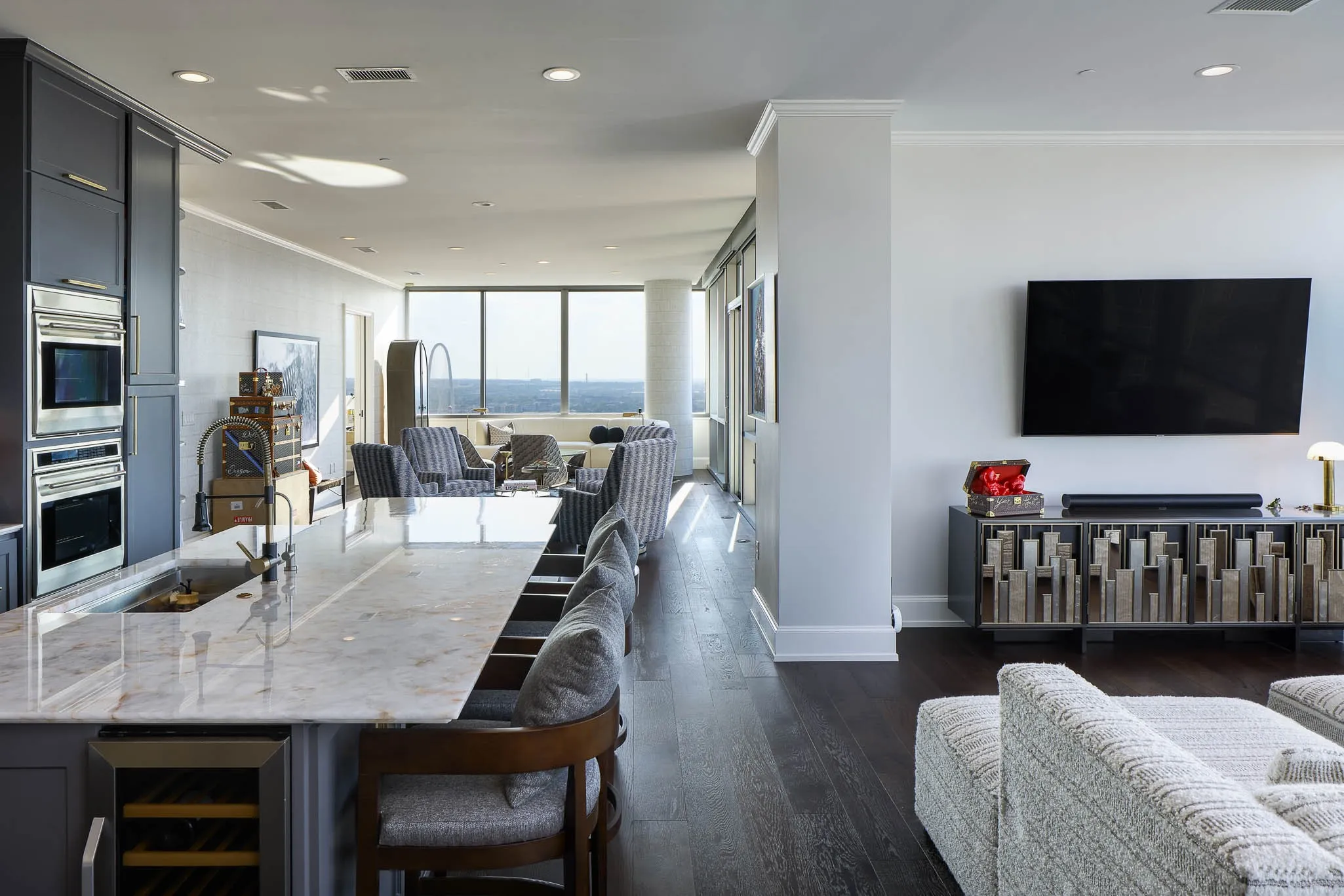 Condominium For Sale in Dallas County , 2200 Victory Avenue 2207, Dallas, Texas 75219, 3 Bedroom, 4 Bathroom, 4 Garage spaces, 3,232 Sqft, built in 2007, mls#21380660, Real Estate Agent in Dallas, Homes For Sale in Dallas county, Homes For Sale in Dallas, Realtor in Dallas Texas, Real Estate Brokerage Independent Realty Texas, Luminita Cordes Realtor