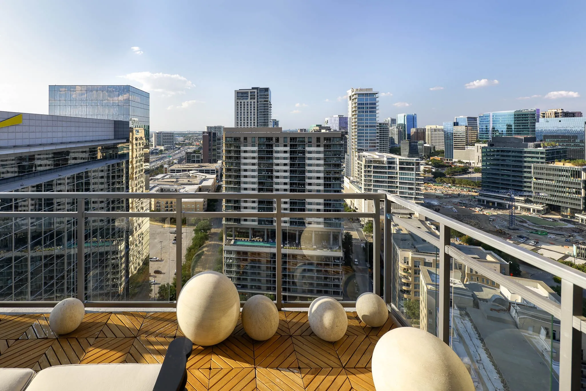 Condominium For Sale in Dallas County , 2200 Victory Avenue 2207, Dallas, Texas 75219, 3 Bedroom, 4 Bathroom, 4 Garage spaces, 3,232 Sqft, built in 2007, mls#21380660, Real Estate Agent in Dallas, Homes For Sale in Dallas county, Homes For Sale in Dallas, Realtor in Dallas Texas, Real Estate Brokerage Independent Realty Texas, Luminita Cordes Realtor