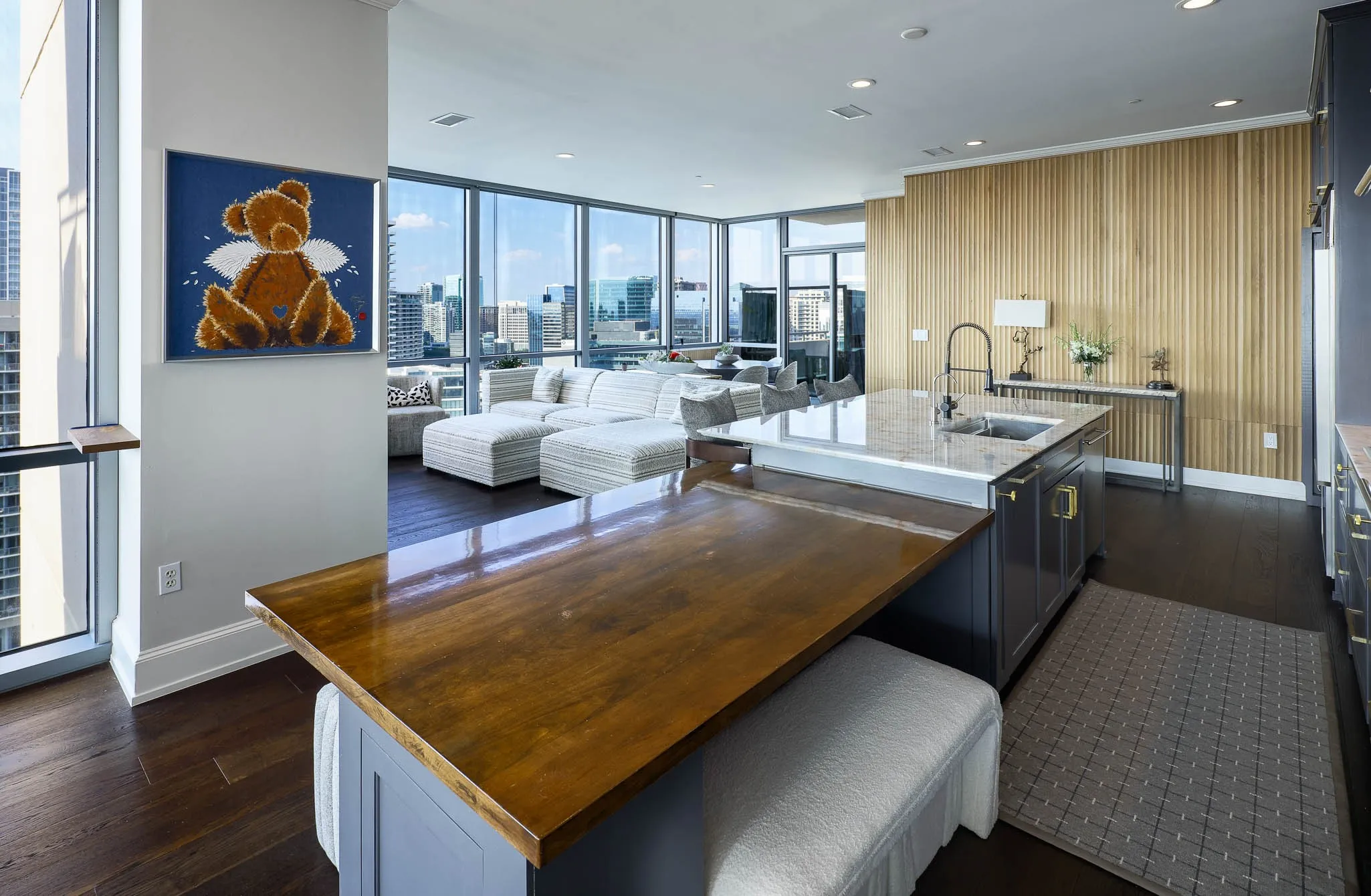 Condominium For Sale in Dallas County , 2200 Victory Avenue 2207, Dallas, Texas 75219, 3 Bedroom, 4 Bathroom, 4 Garage spaces, 3,232 Sqft, built in 2007, mls#21380660, Real Estate Agent in Dallas, Homes For Sale in Dallas county, Homes For Sale in Dallas, Realtor in Dallas Texas, Real Estate Brokerage Independent Realty Texas, Luminita Cordes Realtor