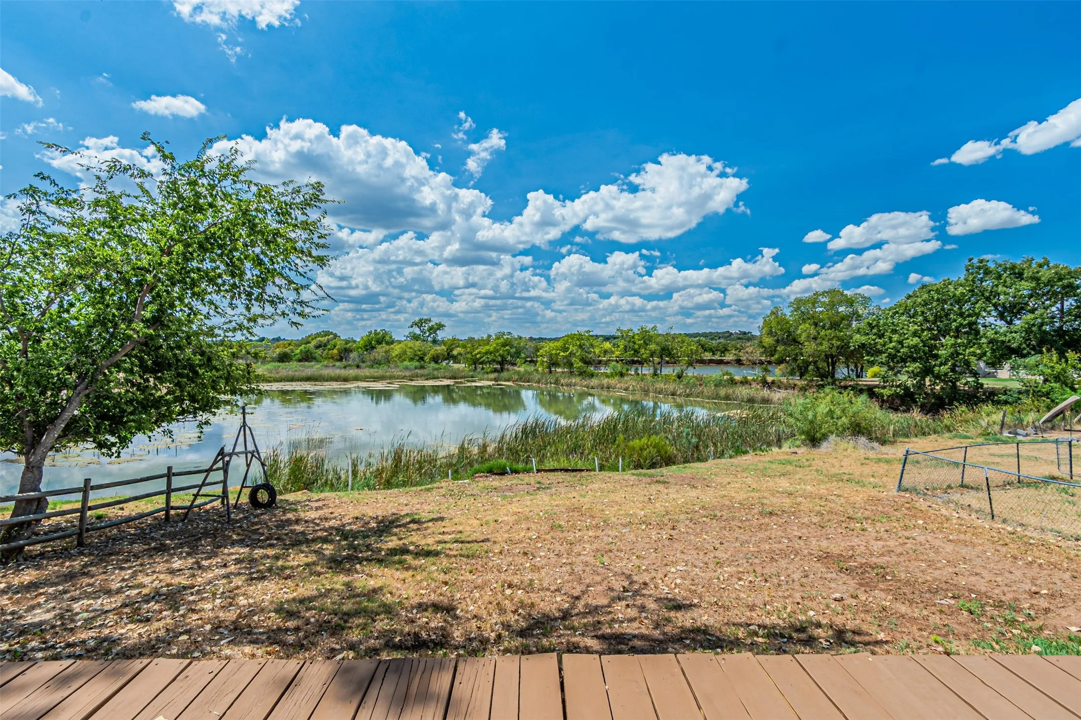 Single Family Residence For Sale in Hood County , 2308 Long Creek Court, Granbury, Texas 76049, 3 Bedroom, 2 Bathroom, Garage spaces, 1,141 Sqft, built in 1980, mls#21381303, Real Estate Agent in Granbury, Homes For Sale in Hood county, Homes For Sale in Granbury, Realtor in Granbury Texas, Real Estate Brokerage Independent Realty Texas, Luminita Cordes Realtor