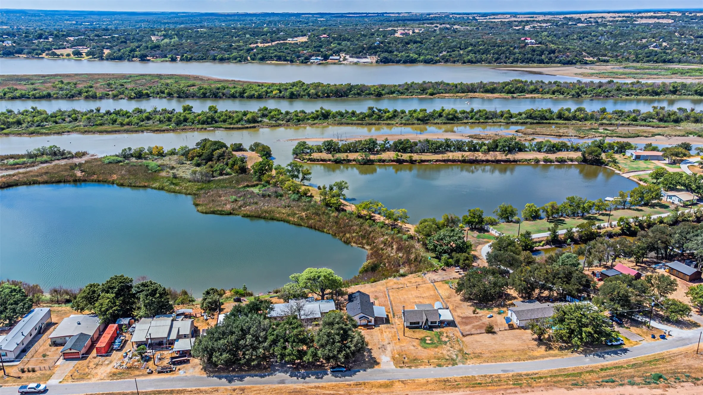 Single Family Residence For Sale in Hood County , 2308 Long Creek Court, Granbury, Texas 76049, 3 Bedroom, 2 Bathroom, Garage spaces, 1,141 Sqft, built in 1980, mls#21381303, Real Estate Agent in Granbury, Homes For Sale in Hood county, Homes For Sale in Granbury, Realtor in Granbury Texas, Real Estate Brokerage Independent Realty Texas, Luminita Cordes Realtor