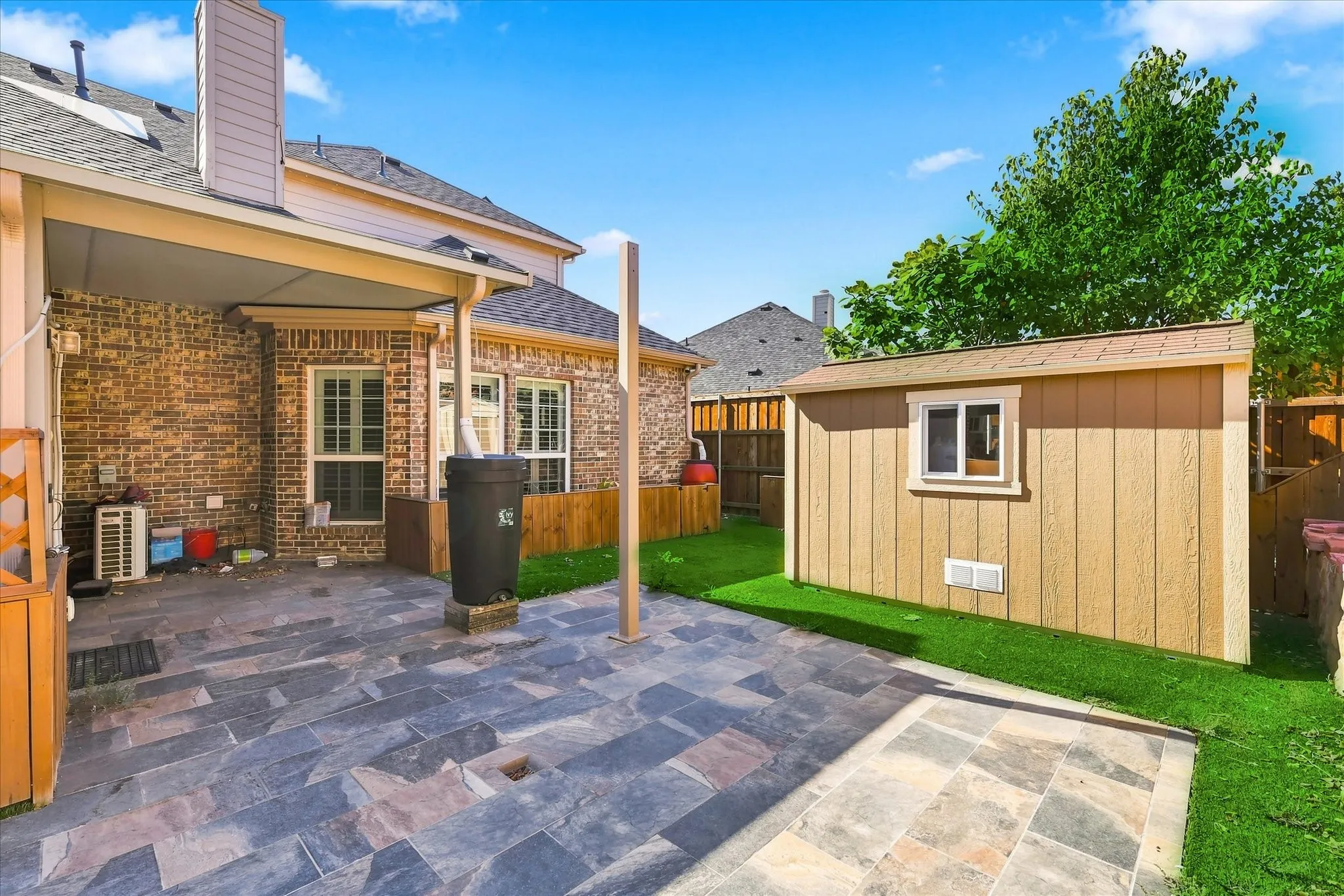 Single Family Residence For Sale in Dallas County , 809 Meadowside Court, Garland, Texas 75043, 5 Bedroom, 4 Bathroom, 2 Garage spaces, 4,102 Sqft, built in 2011, mls#21377240, Real Estate Agent in Garland, Homes For Sale in Dallas county, Homes For Sale in Garland, Realtor in Garland Texas, Real Estate Brokerage Independent Realty Texas, Luminita Cordes Realtor
