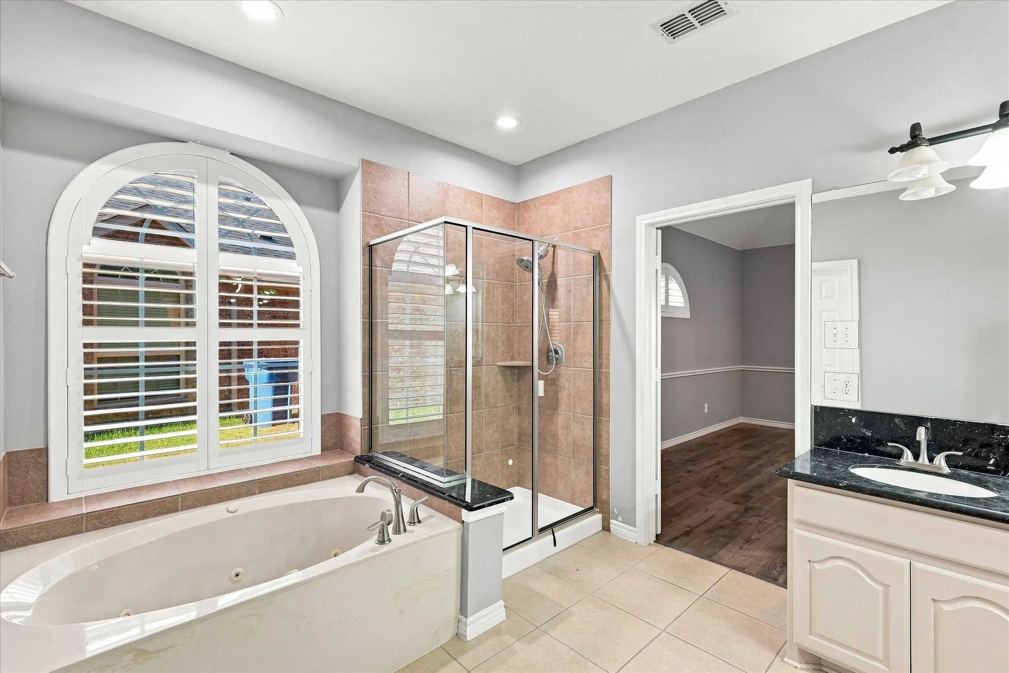 Single Family Residence For Sale in Dallas County , 809 Meadowside Court, Garland, Texas 75043, 5 Bedroom, 4 Bathroom, 2 Garage spaces, 4,102 Sqft, built in 2011, mls#21377240, Real Estate Agent in Garland, Homes For Sale in Dallas county, Homes For Sale in Garland, Realtor in Garland Texas, Real Estate Brokerage Independent Realty Texas, Luminita Cordes Realtor